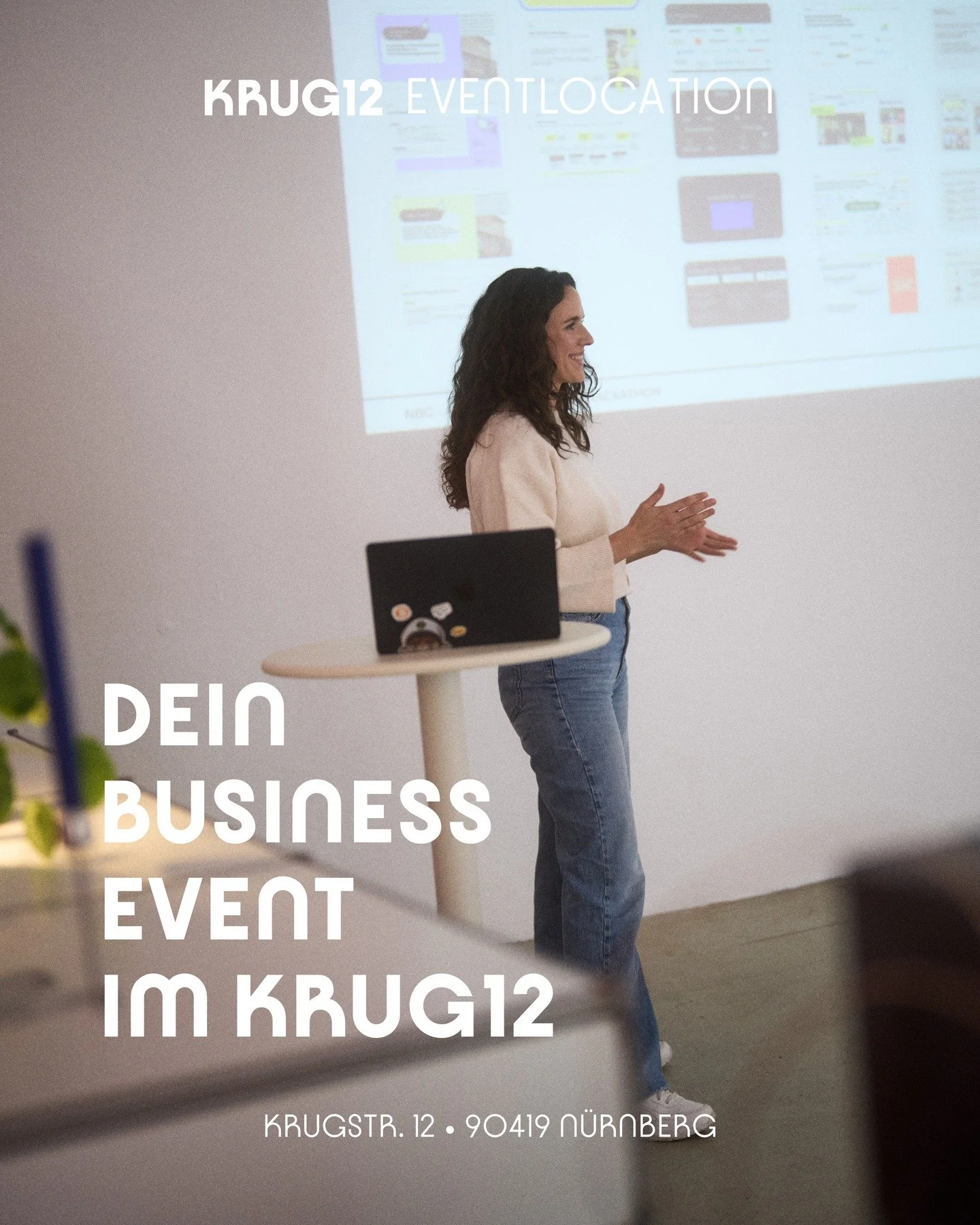 Wusstest du, dass man bei uns im KRUG12 nicht nur Community-Events besuchen, sondern auch arbeiten kann? 🌸
Ob Team-Offsite, Workshop, Pr&auml;sentation, Produktlaunch oder Networking-Event &ndash; unser ATELIER bietet Platz f&uuml;r bis zu 150 Perso