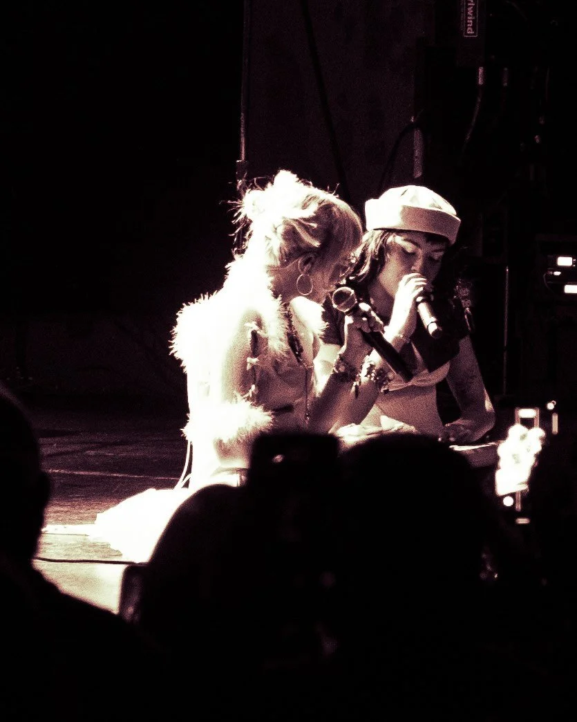 🌵&nbsp;Jewlz and Andrea are two musician best friends ✨&nbsp;At Emo&rsquo;s Austin, they performed songs around girlhood, relationships, and vulnerability&mdash;creating a comforting space and good vibes for fans throughout the night 🤍

Check out t