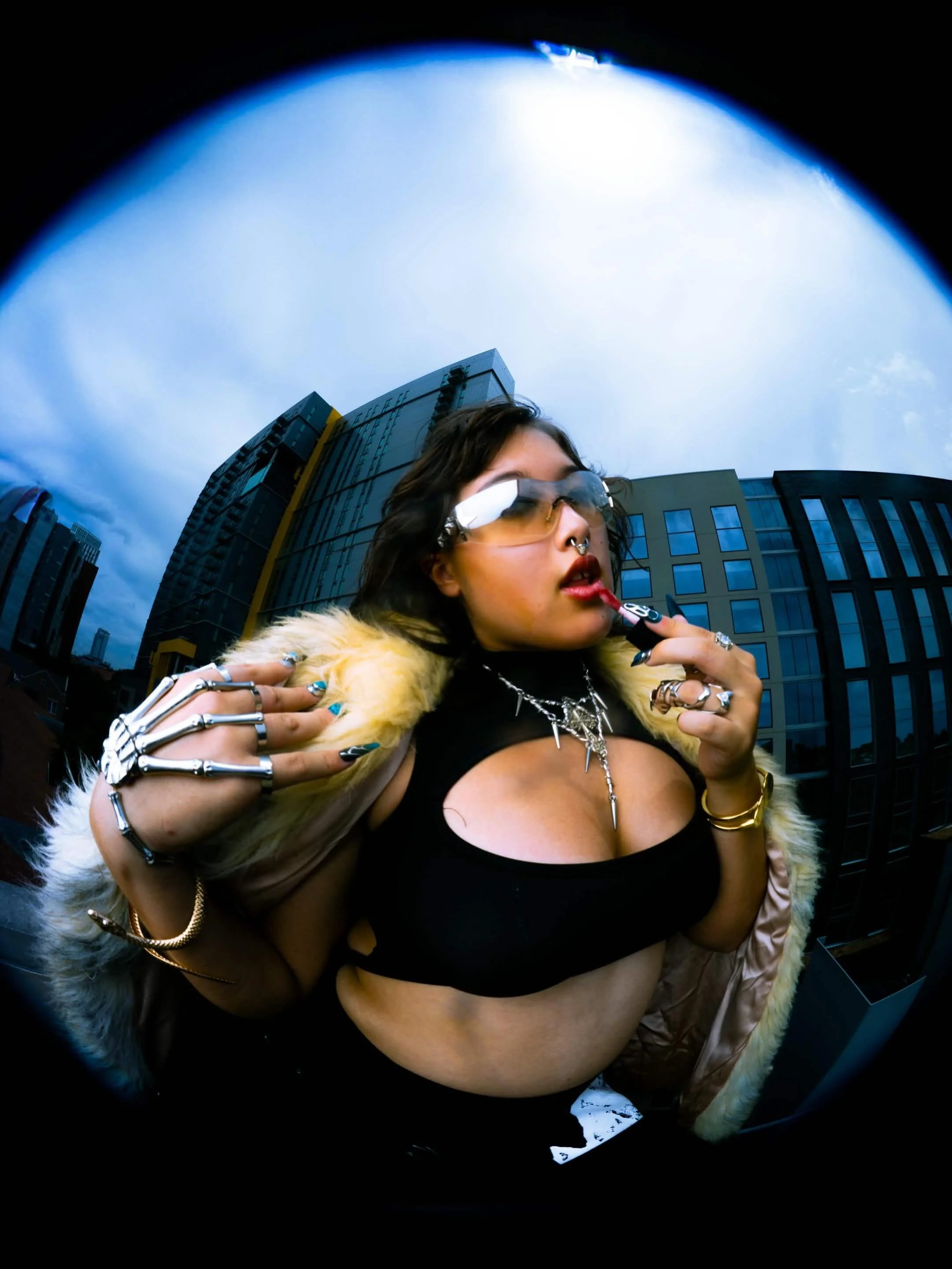 🌵&nbsp;Korean American artist Hanari&rsquo;s new single, &ldquo;GIRL SO DUMB,&rdquo; turns glossy electronic beats into a sharp critique of gender roles, political themes, and performative expectations!

Blending darkwave, pop, and club-inspired pro