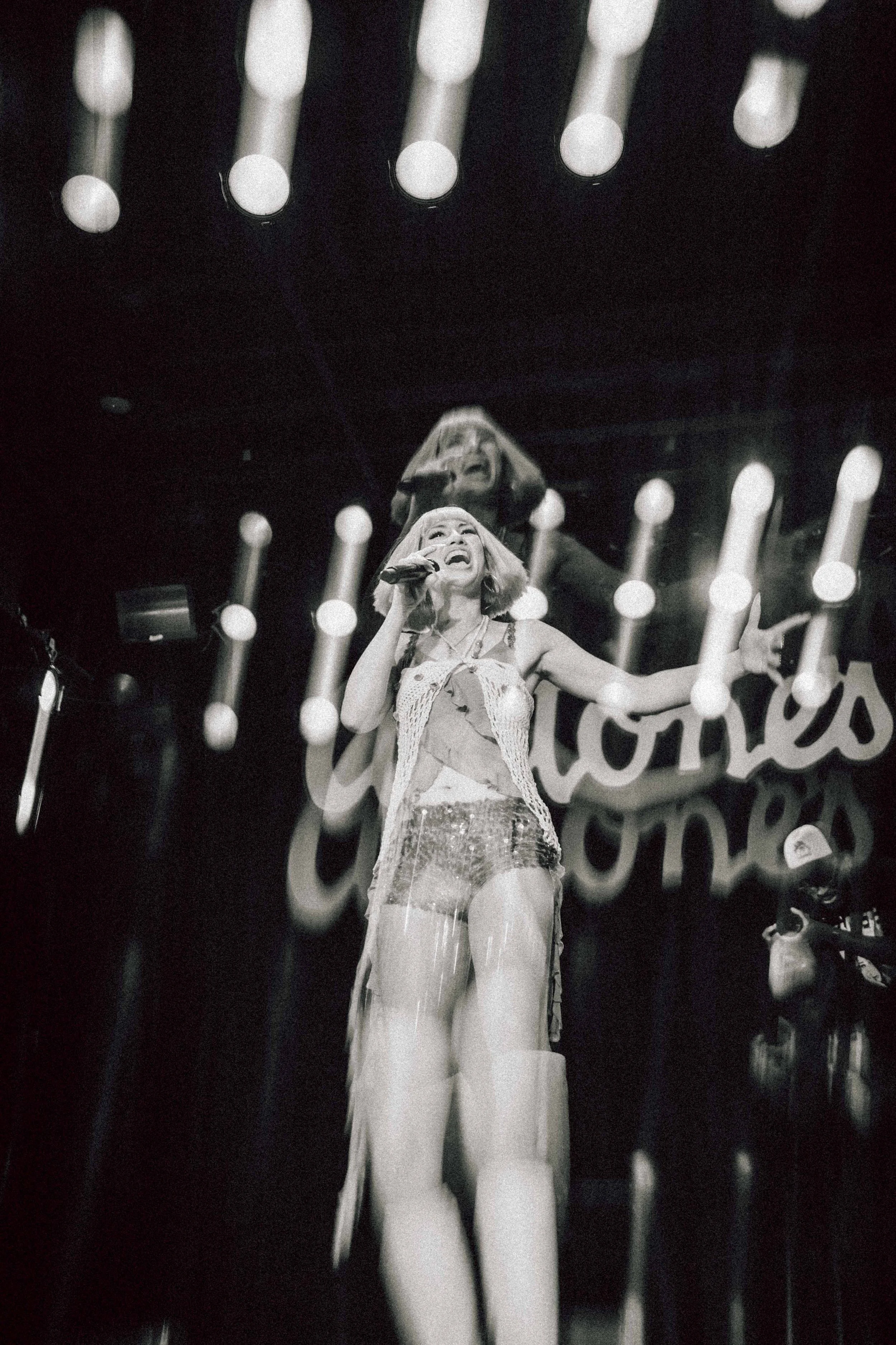 Kisses-91.jpg