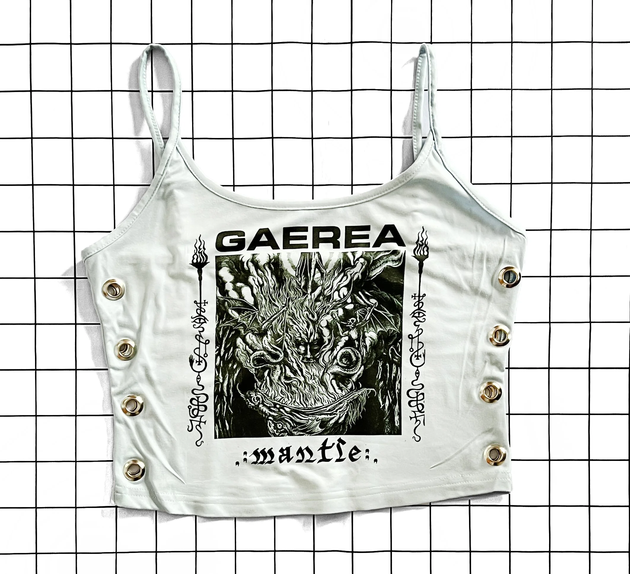 Gaerea Mantle Grommet Tank - Hanger.jpg