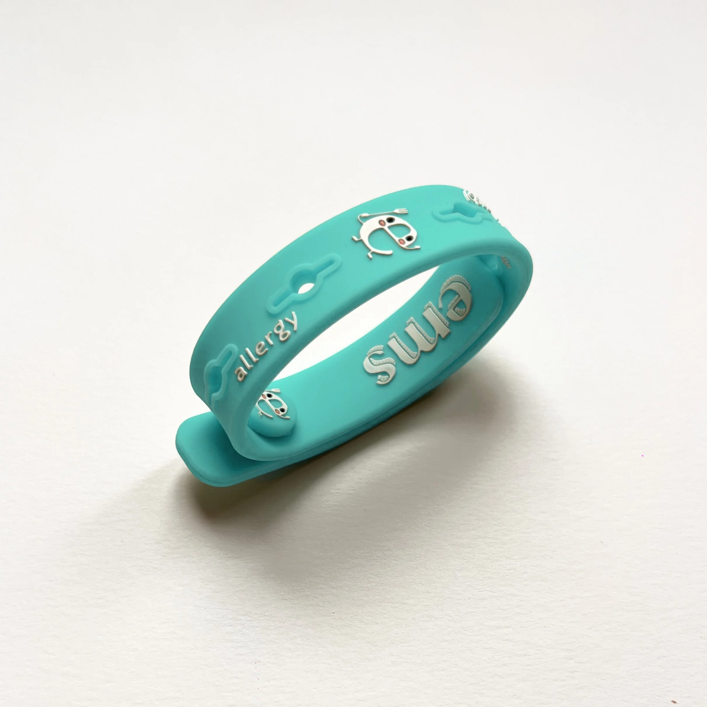 WRISTBAND_02.jpg