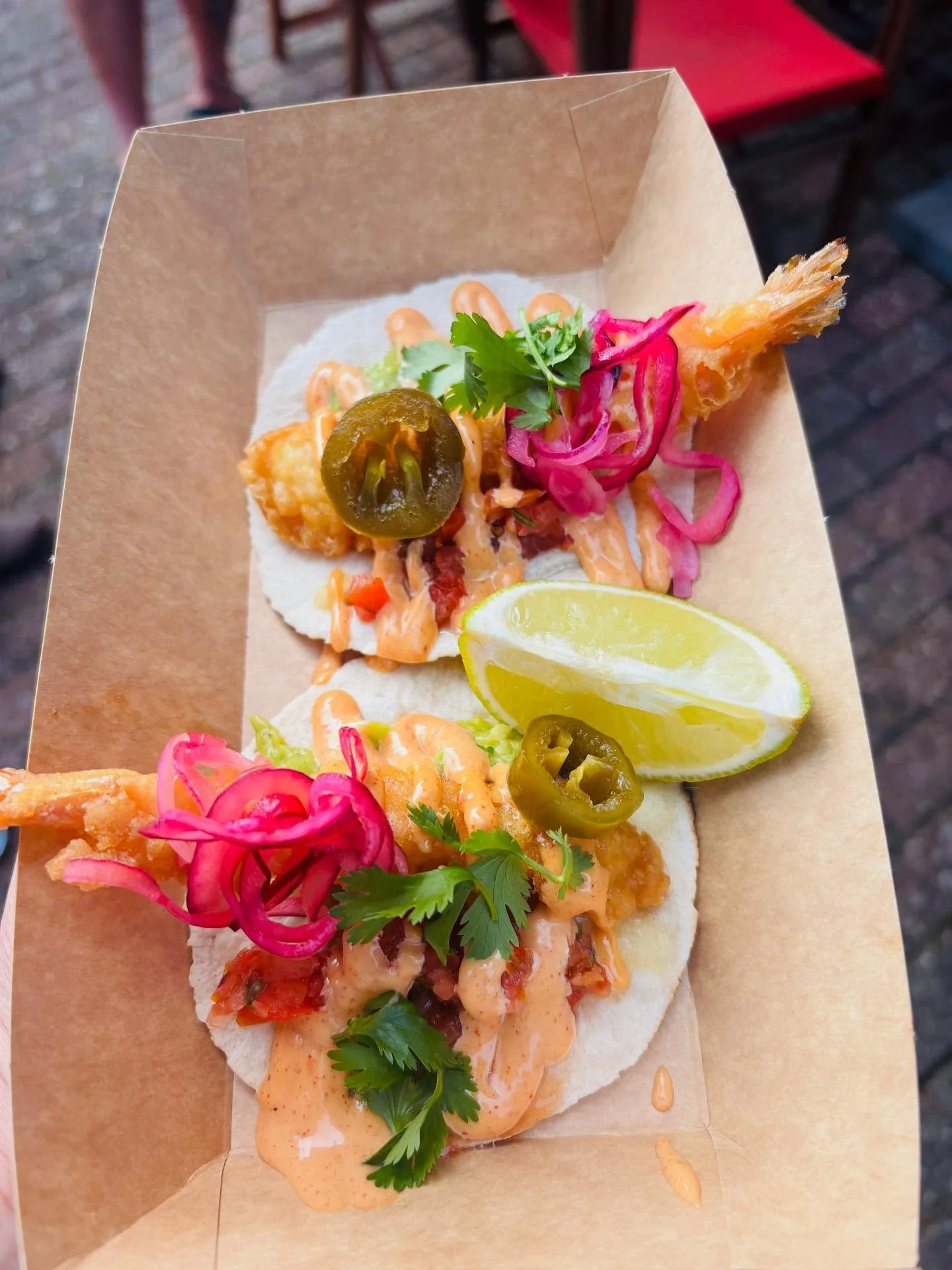 We’re serving up Mexican inspired deliciousness today from 12–3PM from the Streetfood Kitchen @innatthesticks_ in Llansteffan 🌮🍺🇲🇽⚓️
Come grab a cerveza, some tacos and finish with crispy churros & @bartirum chocolate dipping sau