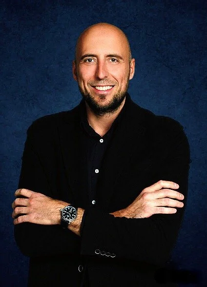 Ifi András, kontakt személy. Beruházás lebonyolító.