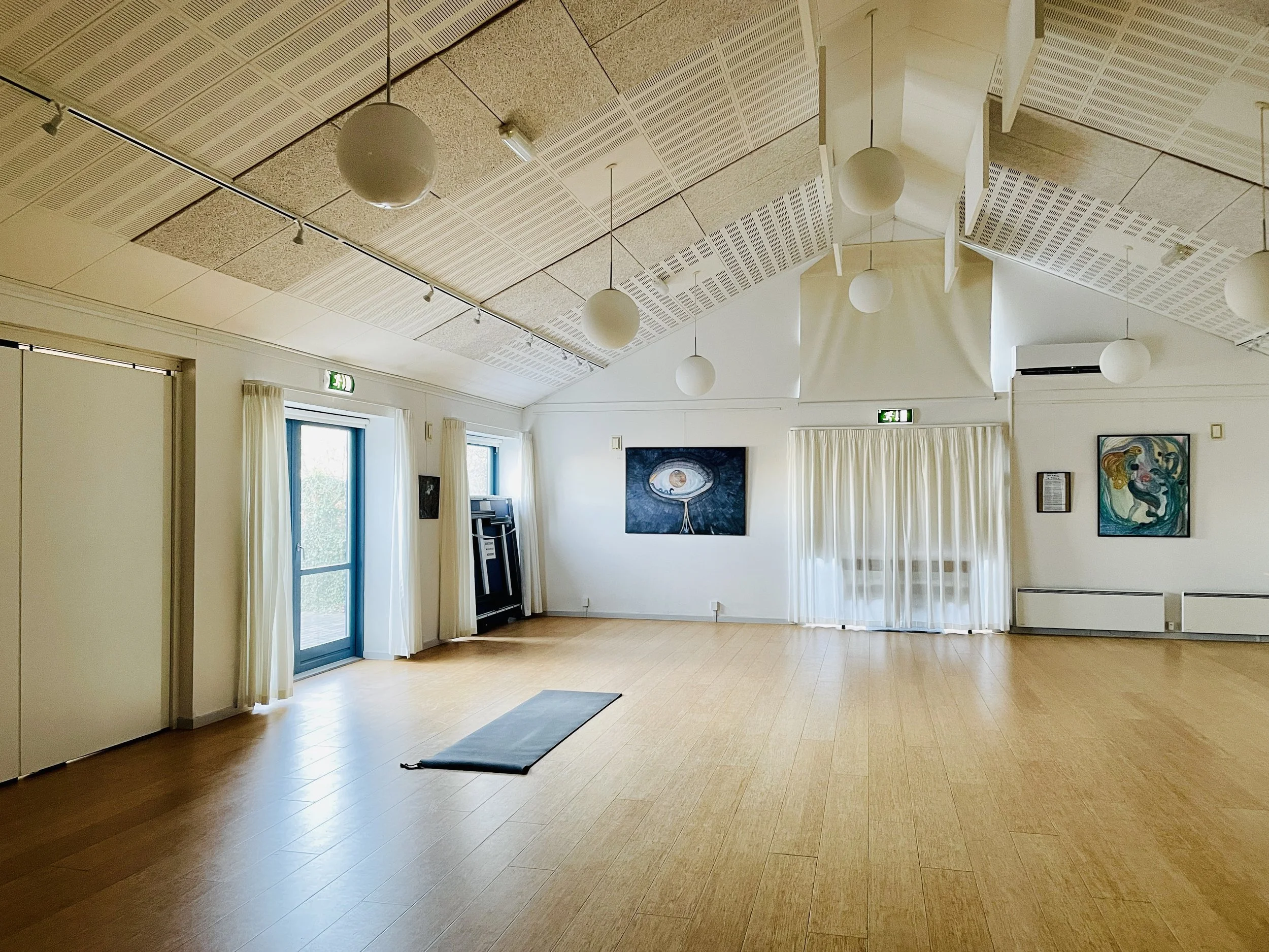 Yogahold, Bisserup