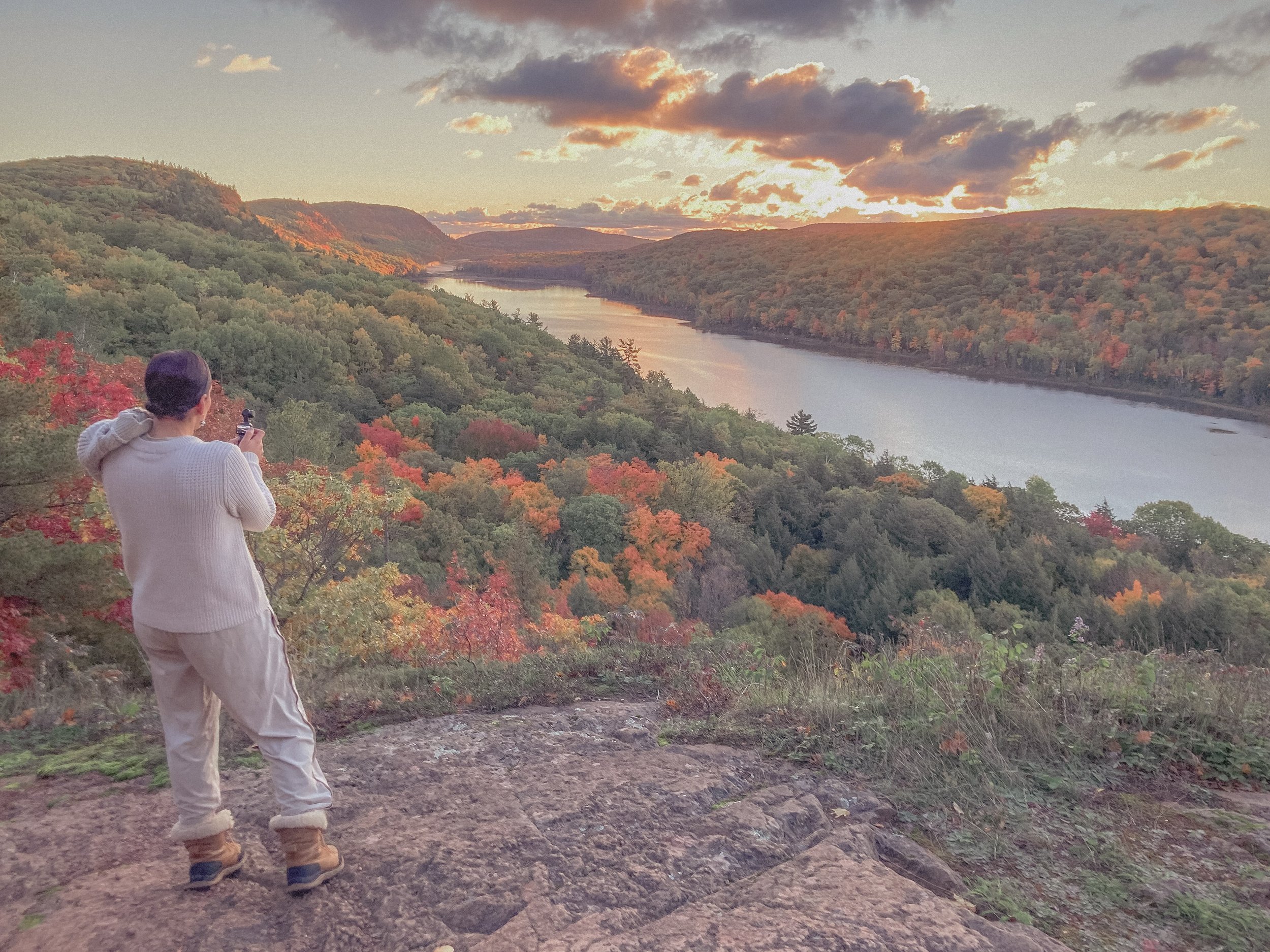 🍂Behind the Pinks&bull;Porcupine Mountains, MI🍂