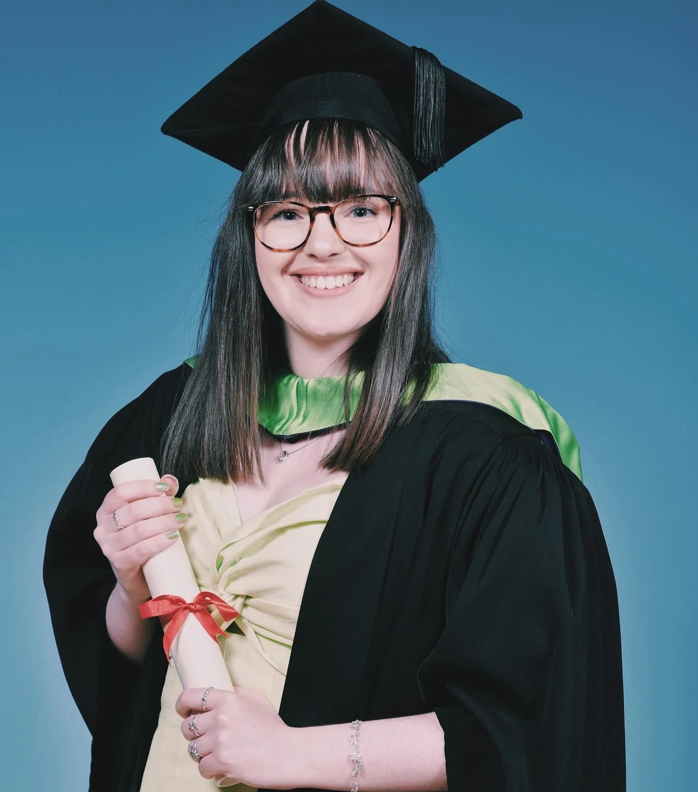 first class degree dance graduate π©‍ππππ©·
so immensely proud to be a part of this graduating cohort of dancers. i’ve truly had the time of my life at AUB & will forever hold this moment in time in such high regards. it was so speci