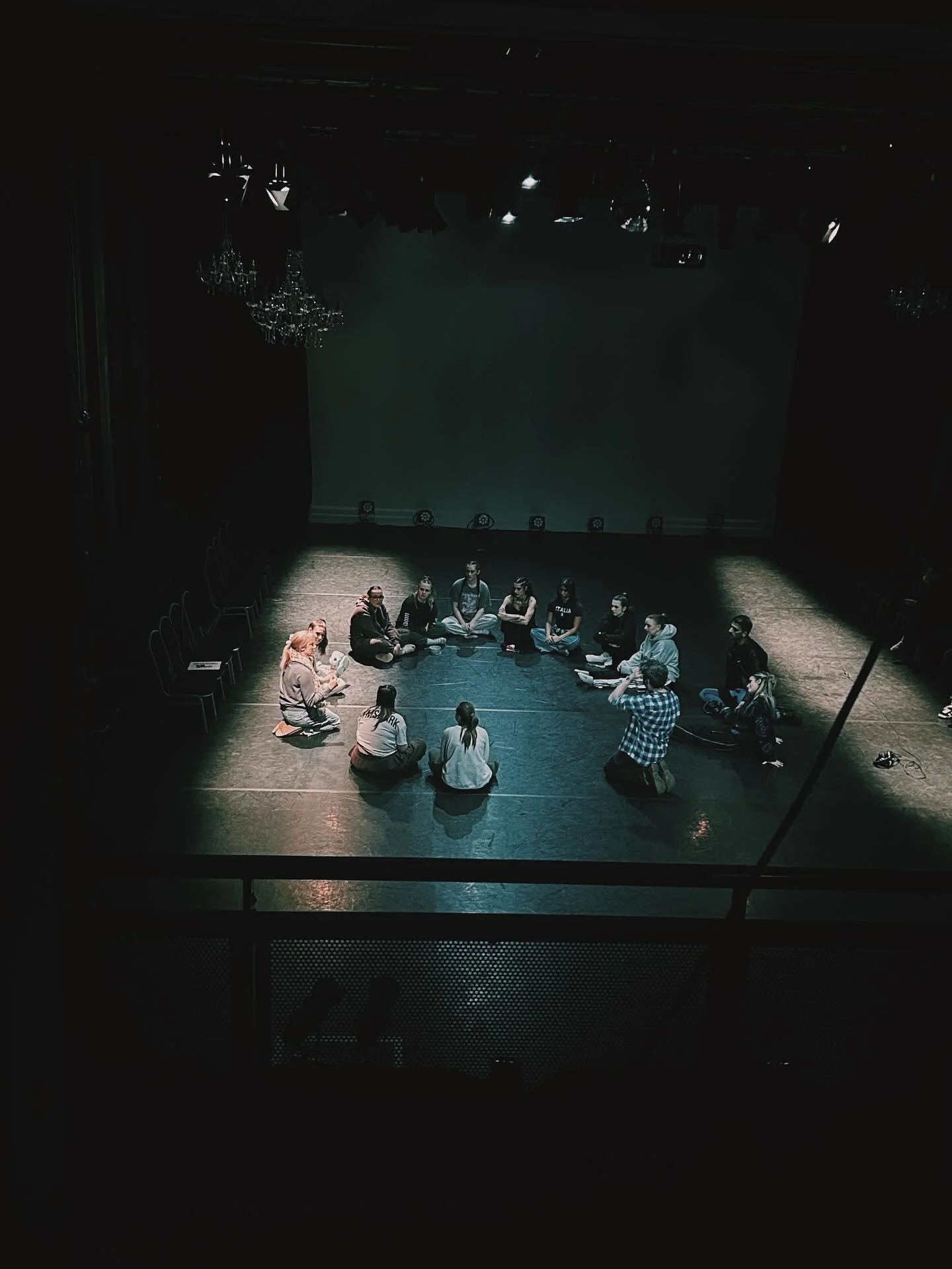 DIVA, a glimpse into show week 🪩🫧🌟
working on this show for 10 weeks was such a dream of an experience, and for the final week i had the chance to be located up in the tech box, tech-ing the show each night, which was such a cool experience. i wa