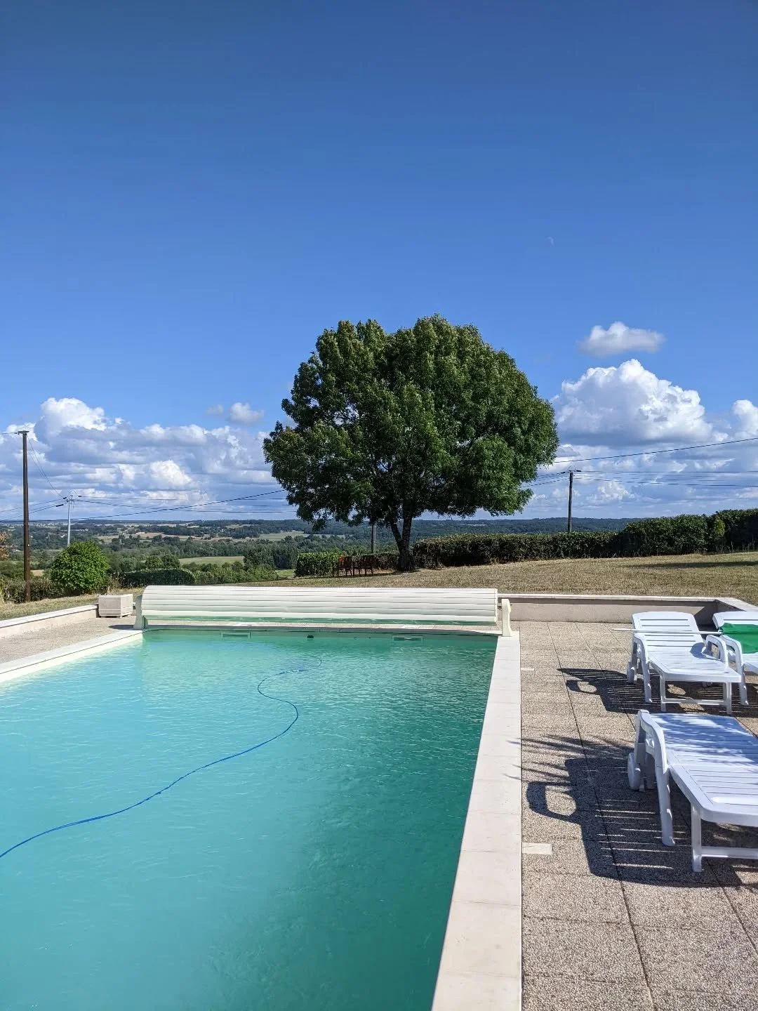 Pool cleaning time // Temps de nettoyage de la piscine
#pool #swim #piscine #cleaninghacks #cleaningmotivation
