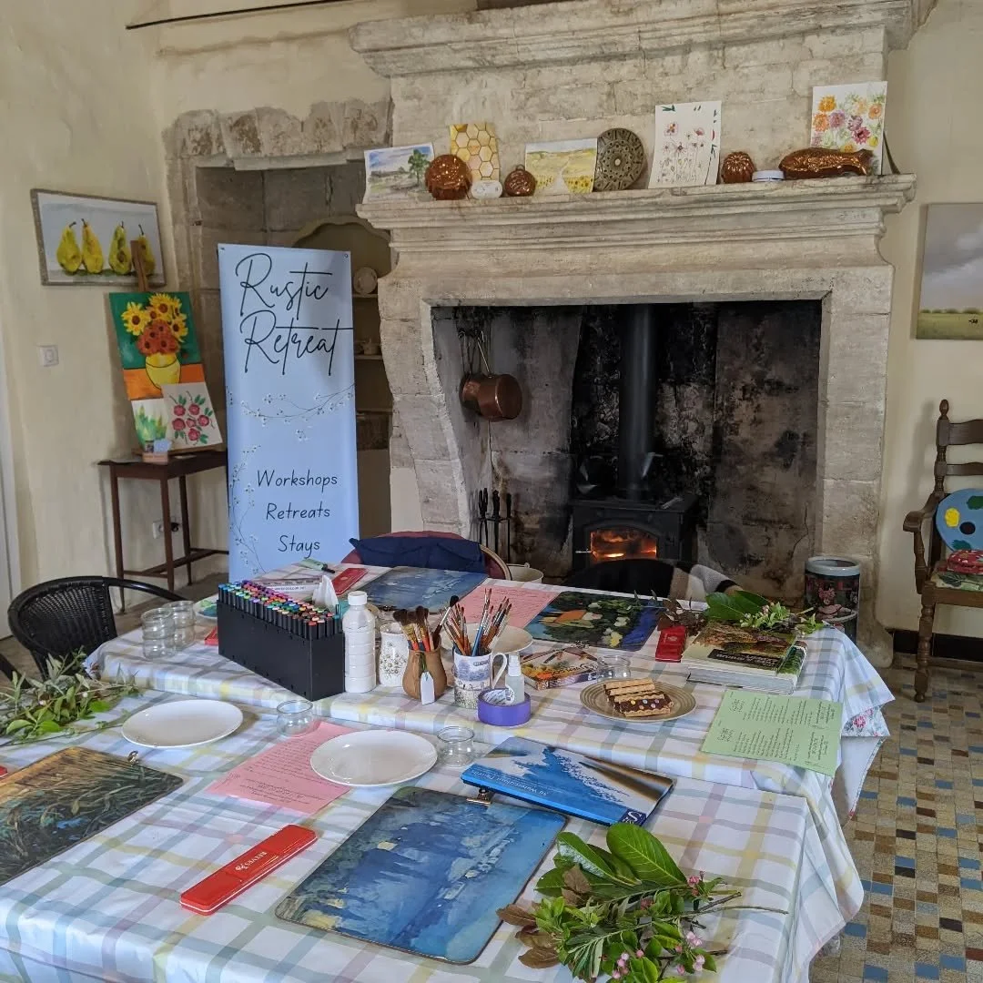 Snaps from Art Club this week. We focused on practising trees with different media, but mostly importantly with great conversation and, a good cup of tea. One of the lovely ladies brought some home made scones too ! 

Quelques photos du club d'art de