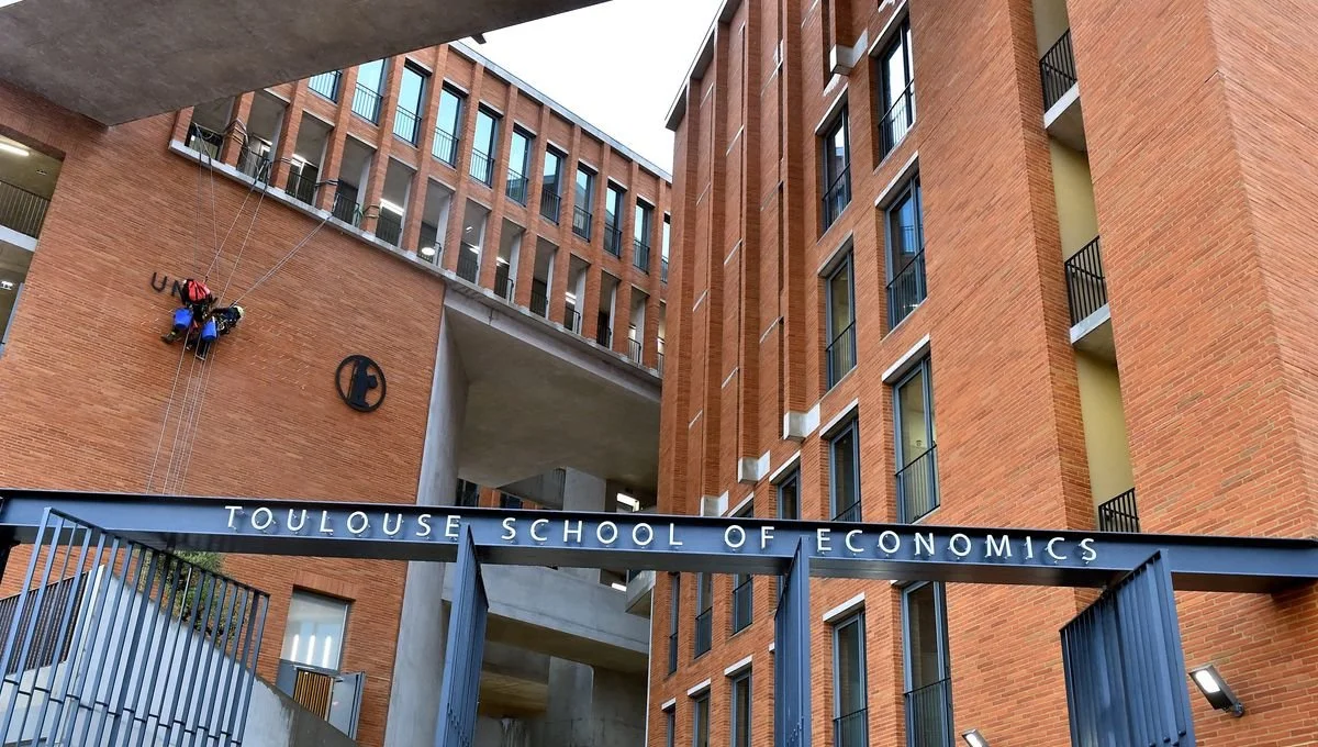 x Toulouse school of economics (TSE)