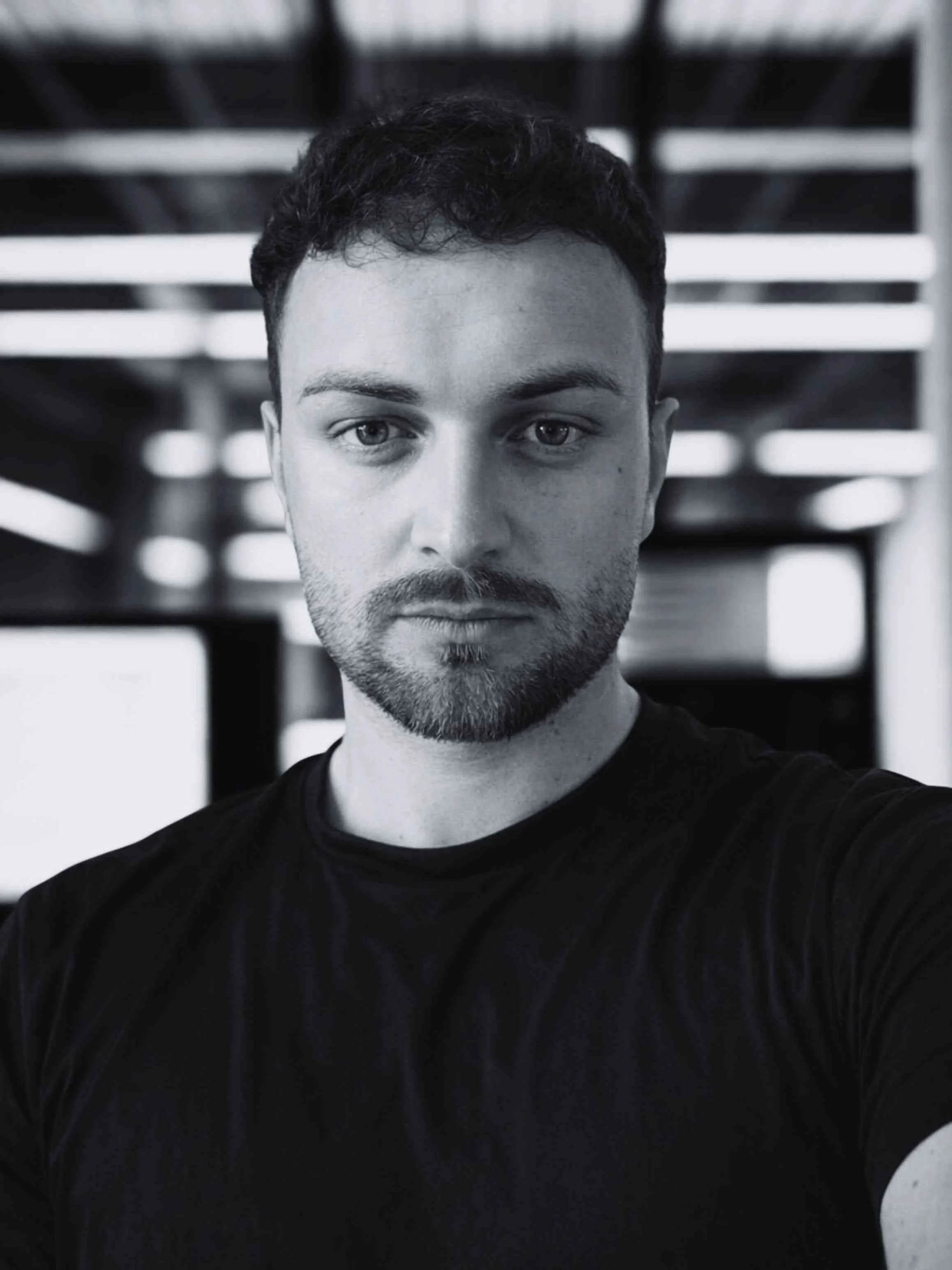 Carl, webmaster à Reims, interlocuteur unique pour la création et la refonte de sites internet pour artisans et TPE.