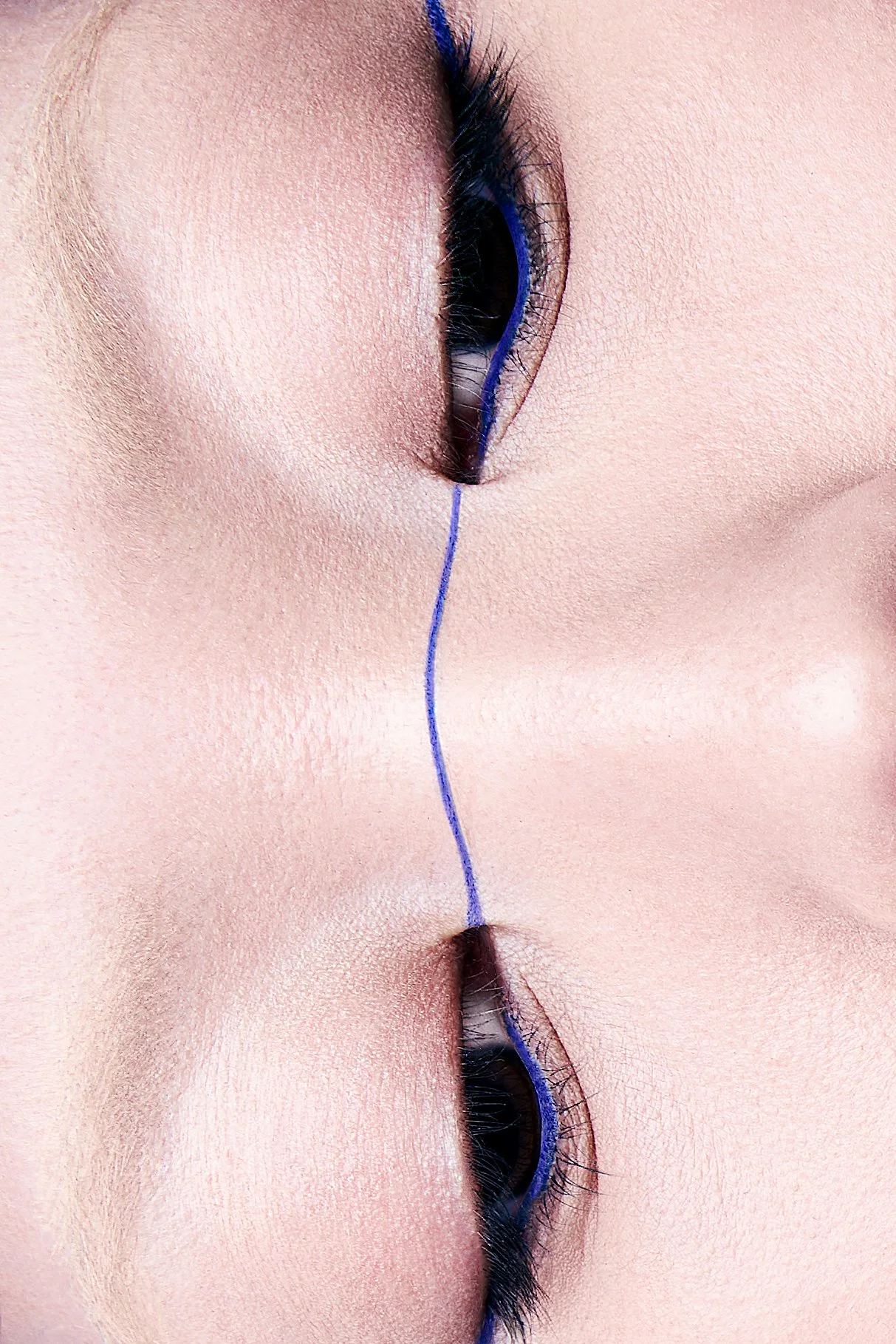 Published Mirror Mirror Magazine Nov 2025 Photo: Sophia Mulder 
Model @jenn__xu
Hair @felitiagrace
Assisted by @an0ukpannen