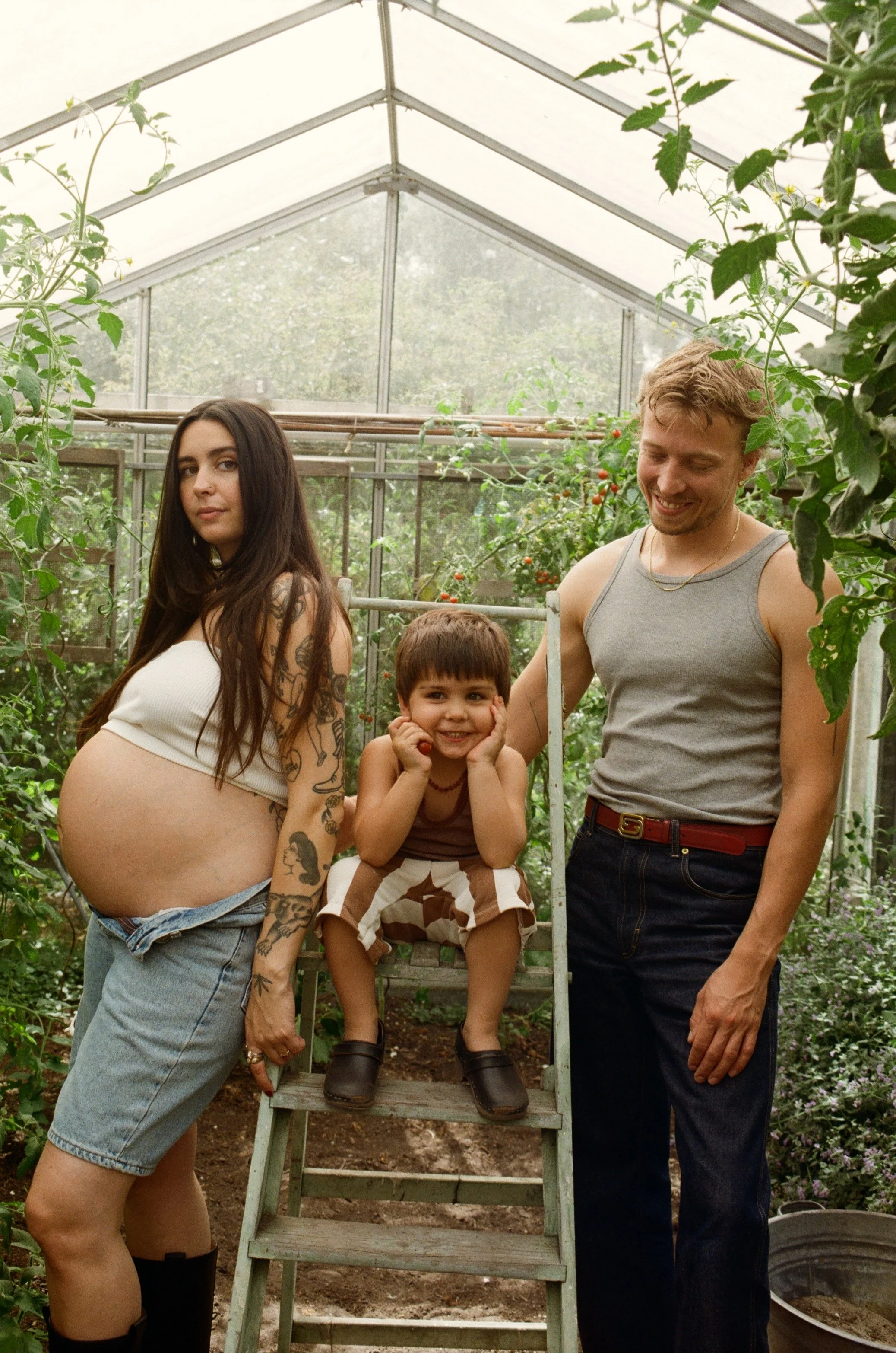 zwangerschapsshoot, zwangerschapsfotografie, analoge fotografie, analoog, fotograaf Utrecht, Mind Your Birth Doula, familie fotograaf, gezinsshoot, new Born shoot, kraamshoot, Mindy Wiekhart fotograaf, familie foto's, zwangerschapsfotograaf