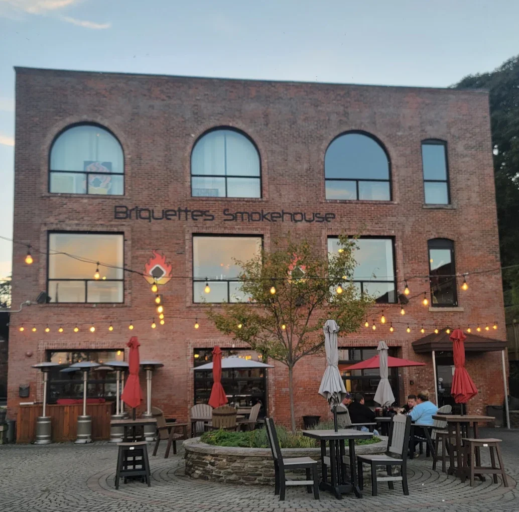 PHOTO OF BRIQUETTES SMOKEHOUSE ASHTABULA OH