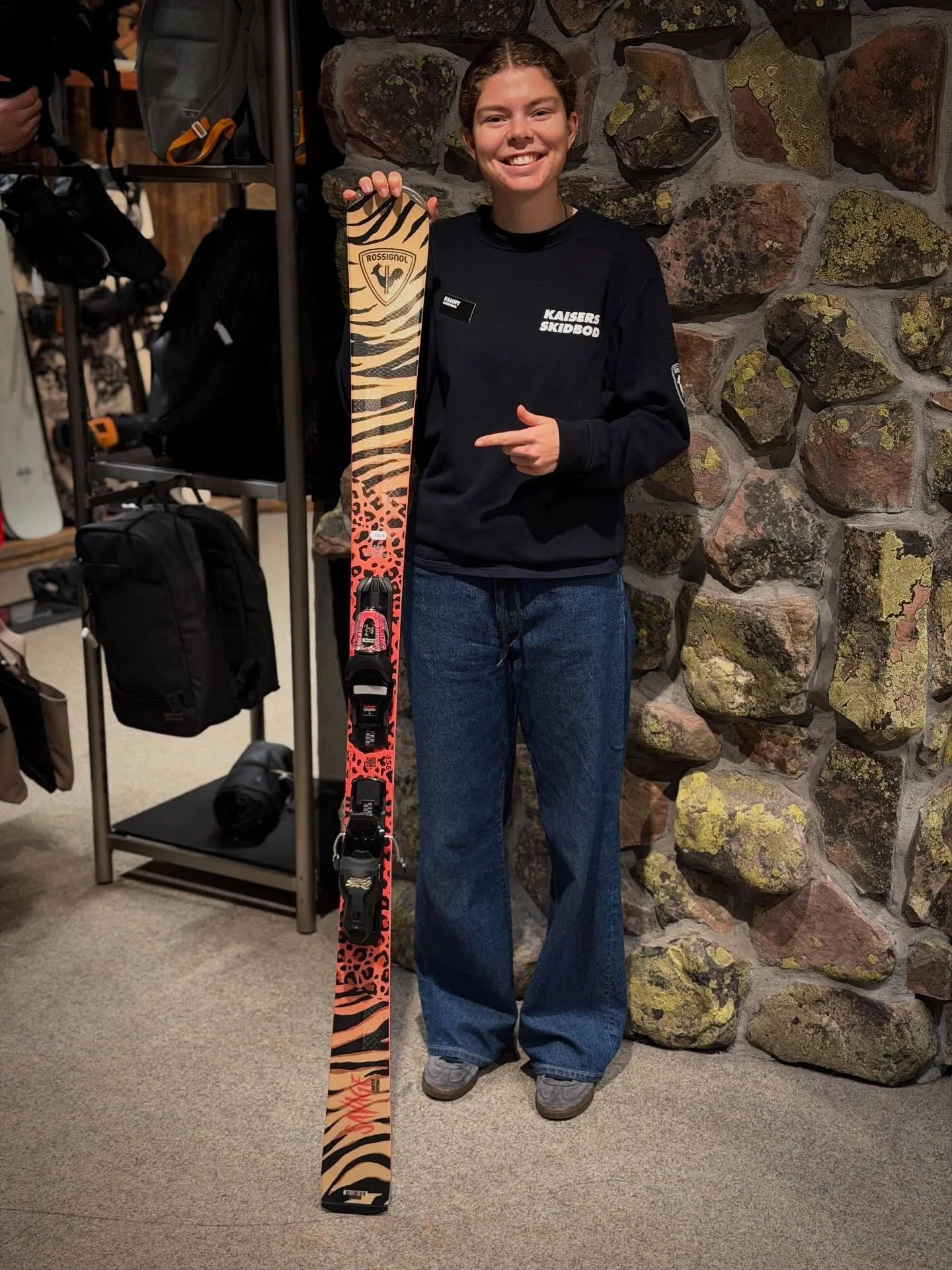 Fanny tipsar!

Rossignol Savage Piste + Xpress 11 Bindning!

En &rdquo;limited edition&rdquo; modell fr&aring;n Rossignol som &auml;r perfekt f&ouml;r tjejen som vill utveckla sin carving-teknik och ta n&auml;sta steg i sin skid&aring;kning, allt det
