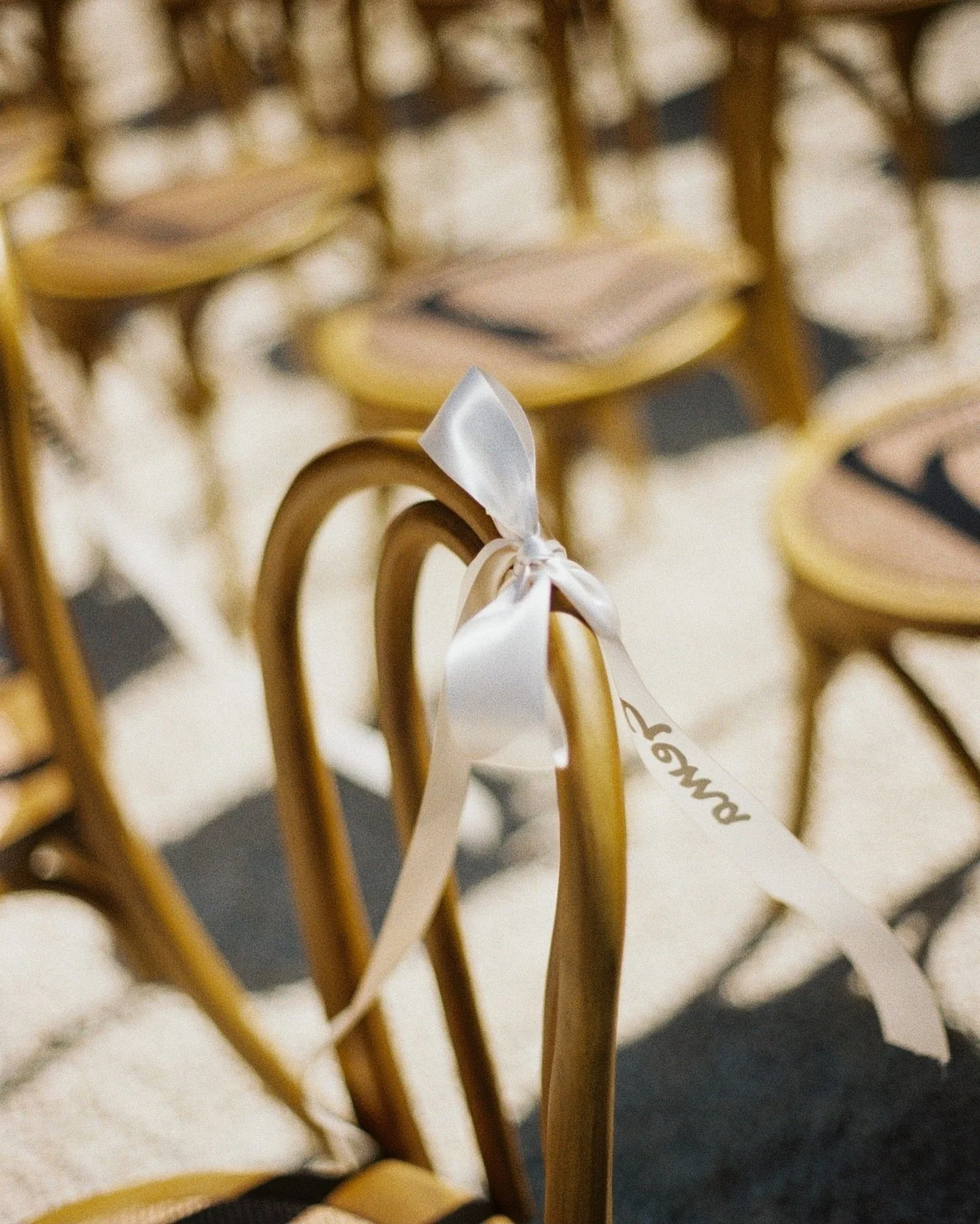 All in the details. ❤️
@moods_ibz @theibizaweddingplanner @velvetcircusibiza @artnatur_ibiza 
.
.
.
#weddingphotographer #weddingonfilm #analogwedding #weddingcontentcreator