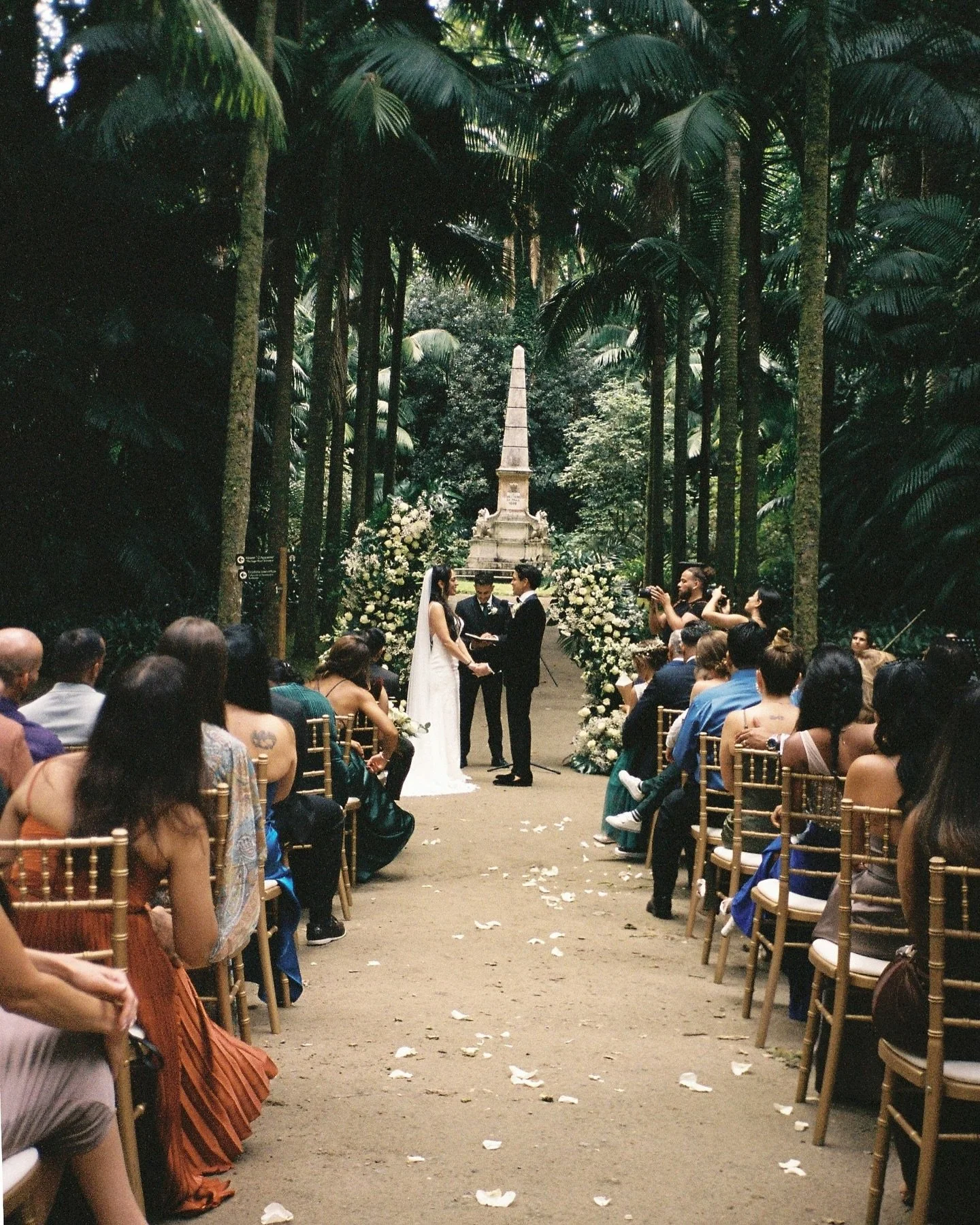 An Azorean wedding for Monica & Jon 🤍
.
.
.
.
#weddingphotographer #weddingonfilm #analogwedding #weddingcontentcreator