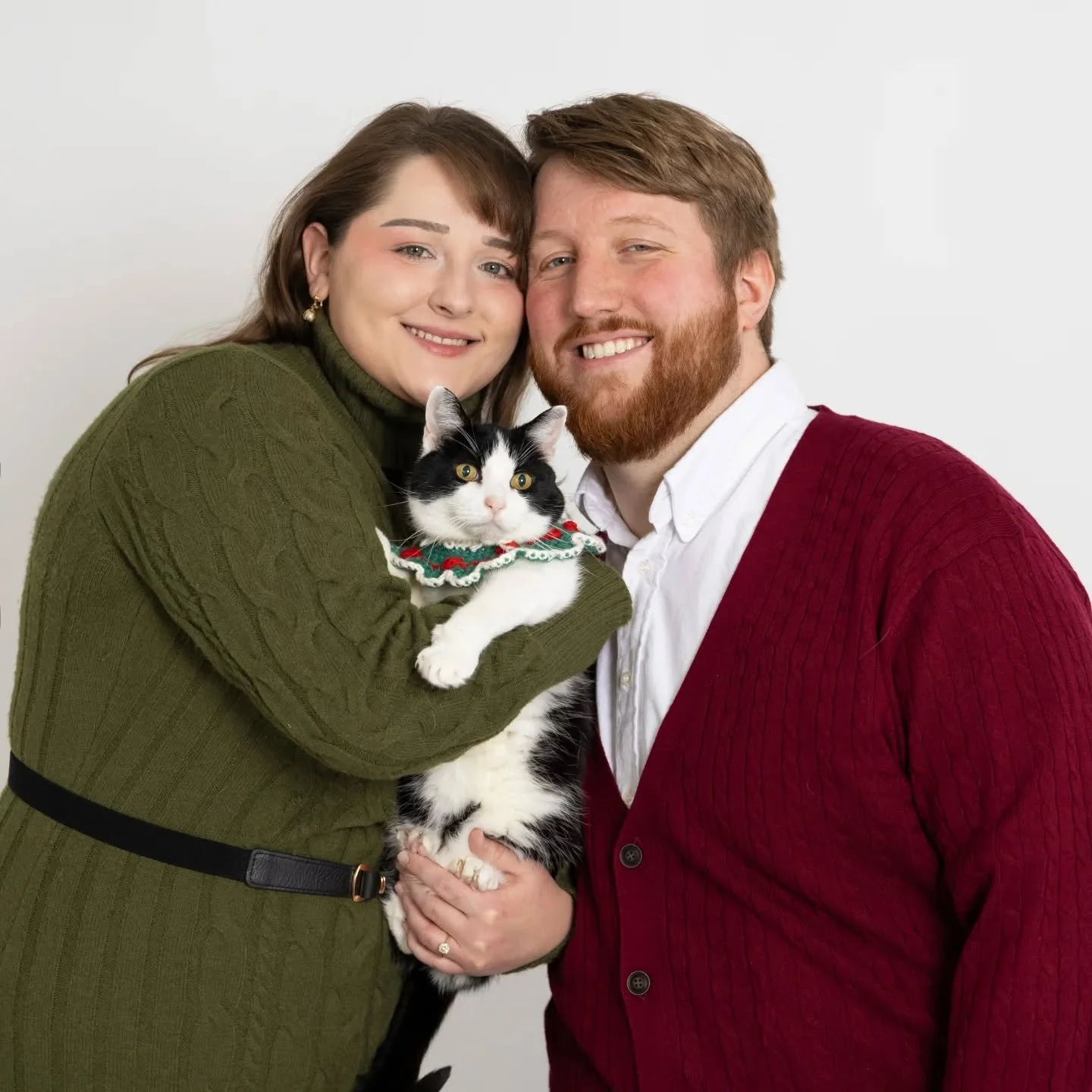 💚❤️ Merry Christmas to all! ❤️💚 Shout out to Krystyna for the lovely family photos!!

📷 @marcophotoinc &amp; @capturedbykrystynaleigh 
🤶🏻🎅🏻 @amberdawnweddingfilms &amp; @joehara23