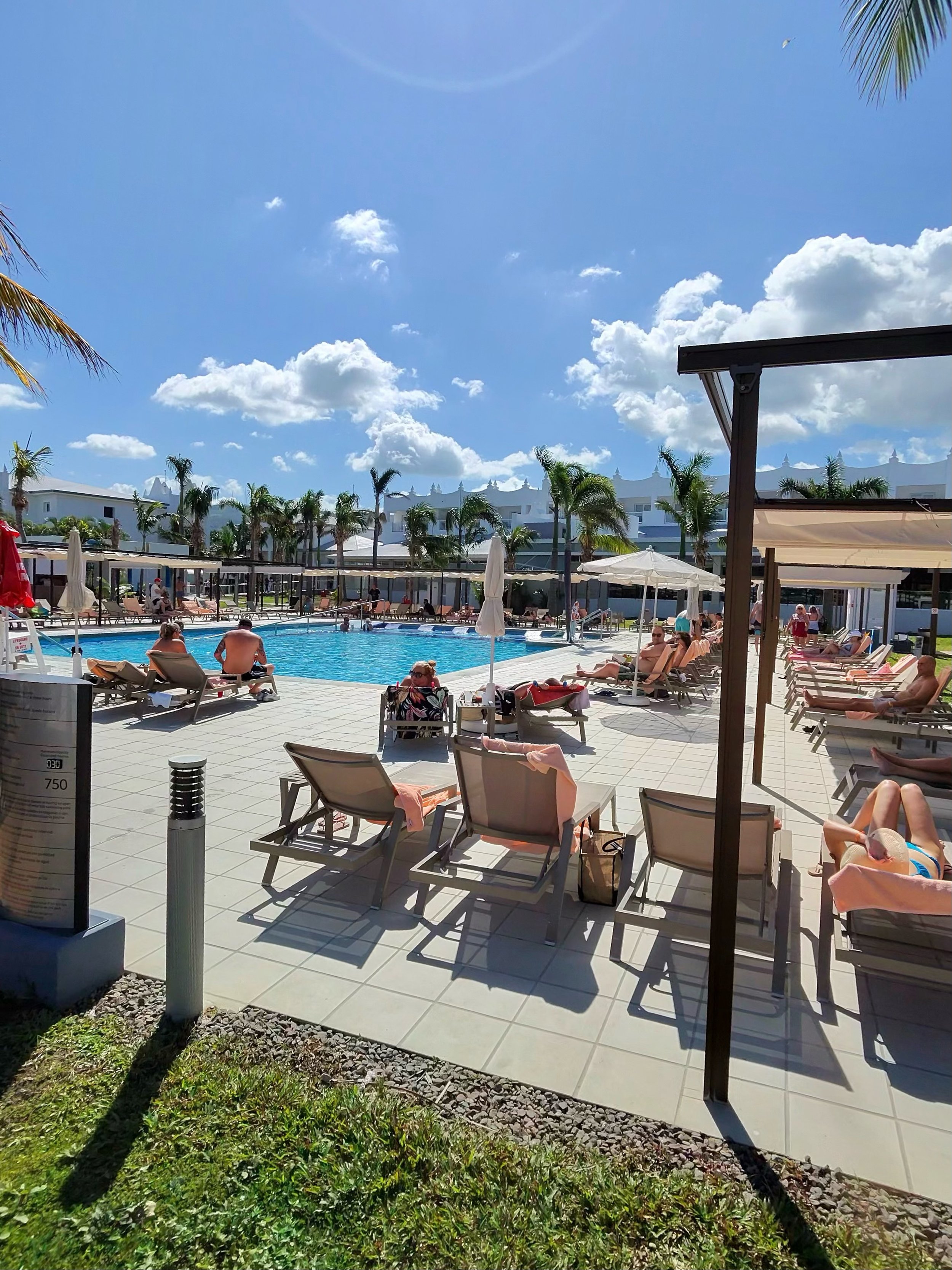 Riu Montego Bay Pool and Lounge Area