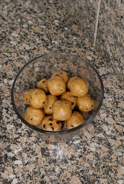 No Bake Chocolate Chip Peanut Butter Balls