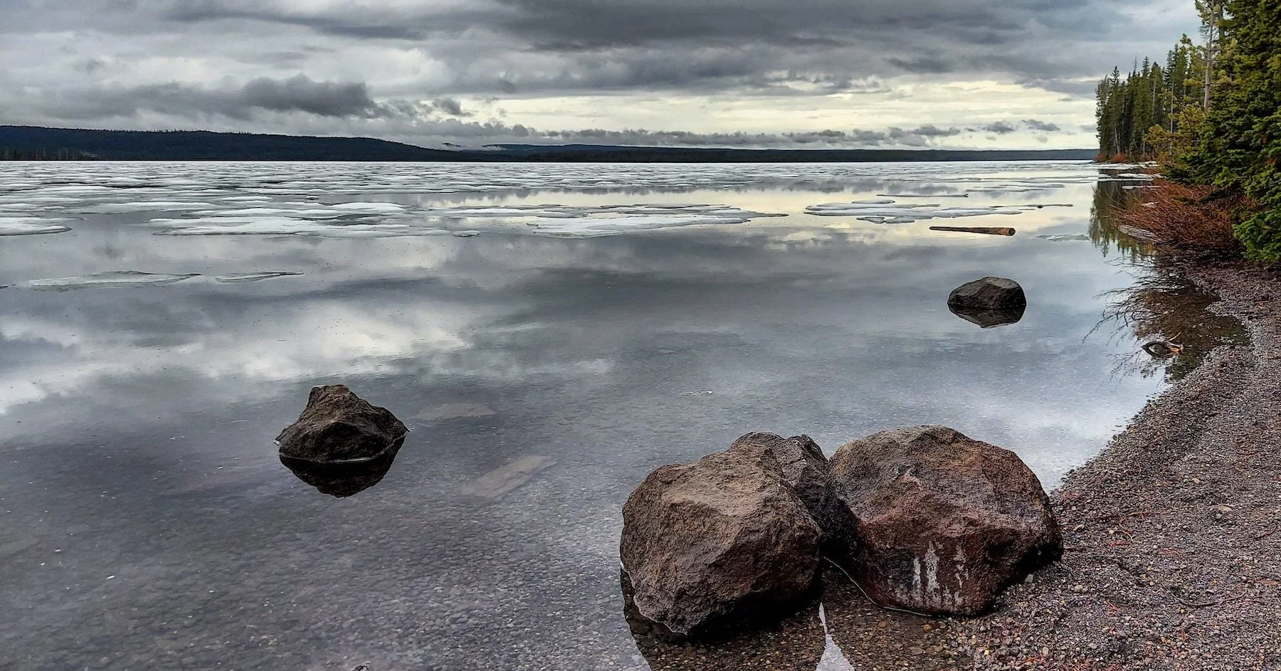 Lewis lake 1.jpg