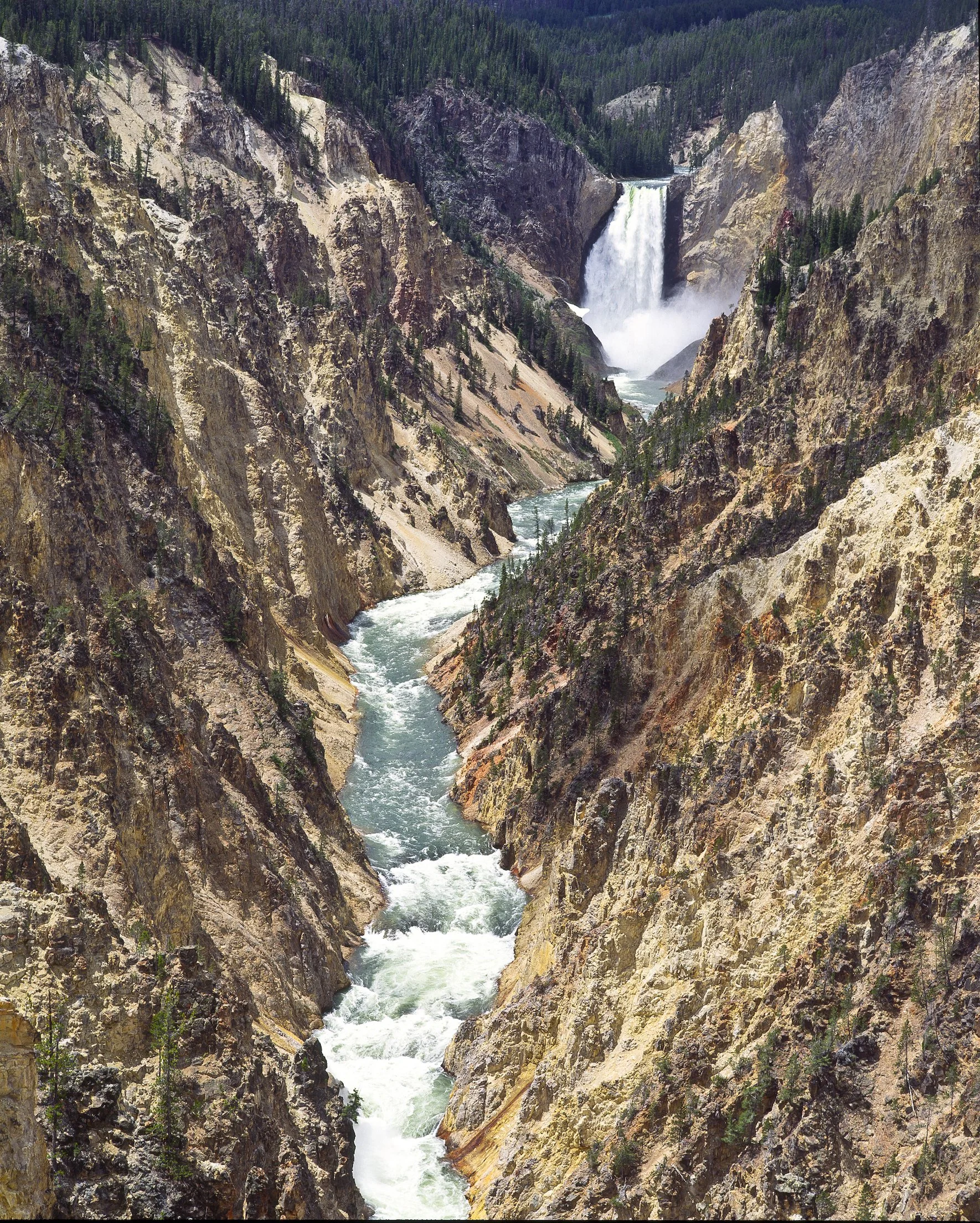 Yellostone fallsa.jpg