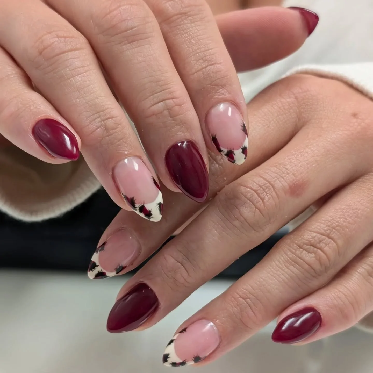 Christmas may be in the air🎄👀
.
.
#nailart #nailsoftheday #nails #naildesigns #nailtechlife #nailtech #barrienails #barrienailsalon #simcoecounty #nailsnailsnails