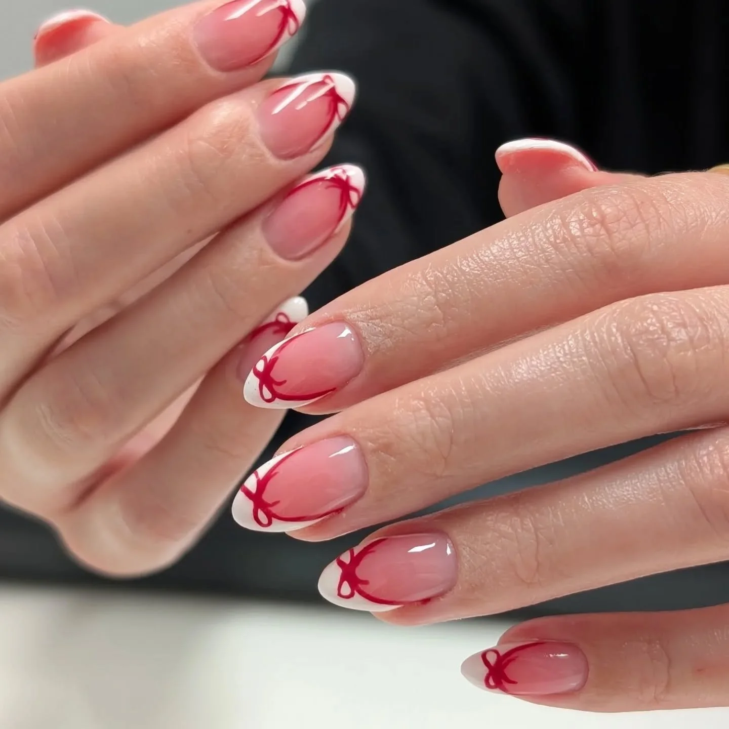 Wrapped up in a bow 🎀
.
.
#nailart #nailsoftheday #nails #naildesigns #nailtechlife #barrienailsalon #barrienails #simcoecounty #shellacnails #gelnails #acyrlicnails