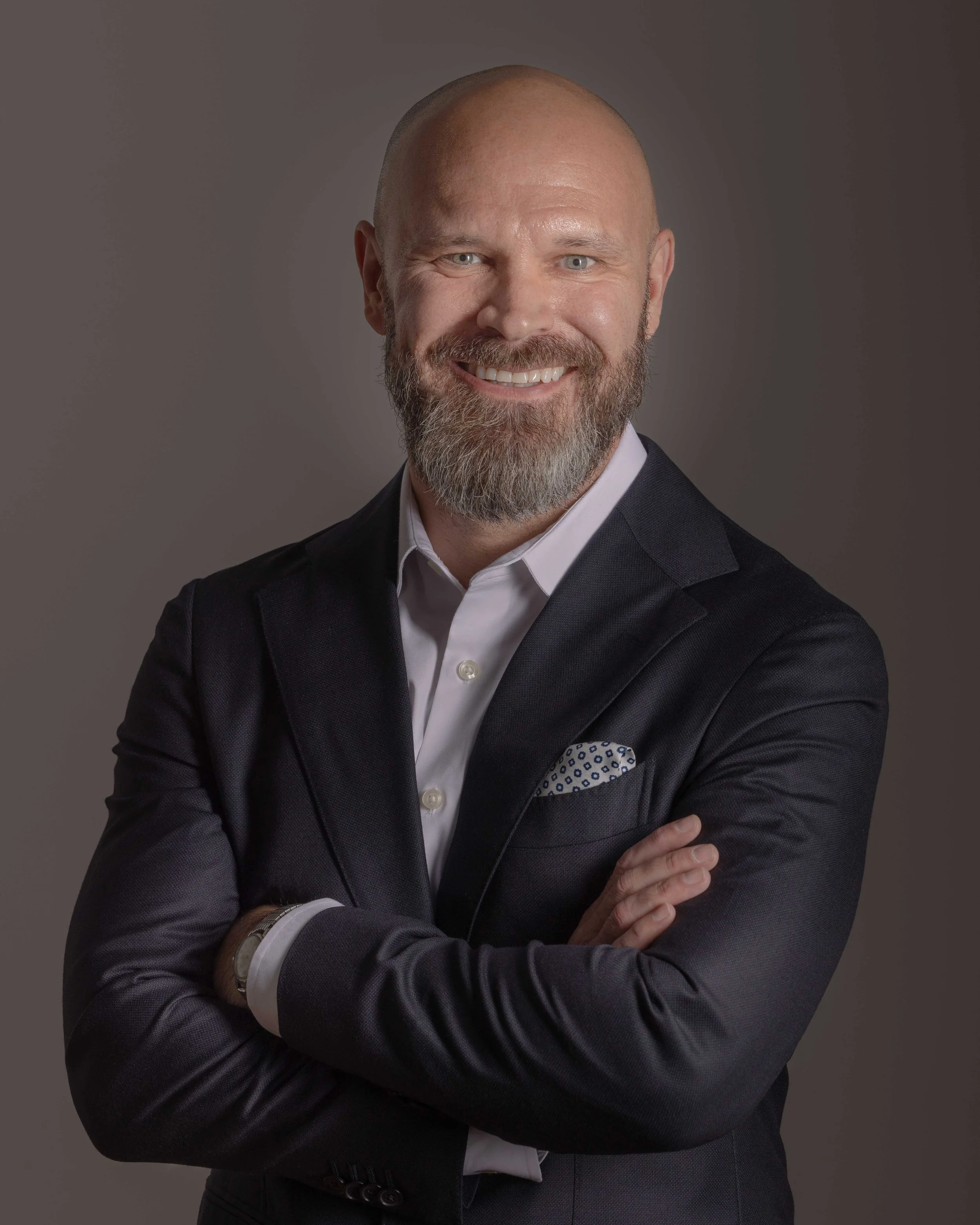 Increase revenue in the B2B negotiation. Sales speaker with experience in buying and procurement