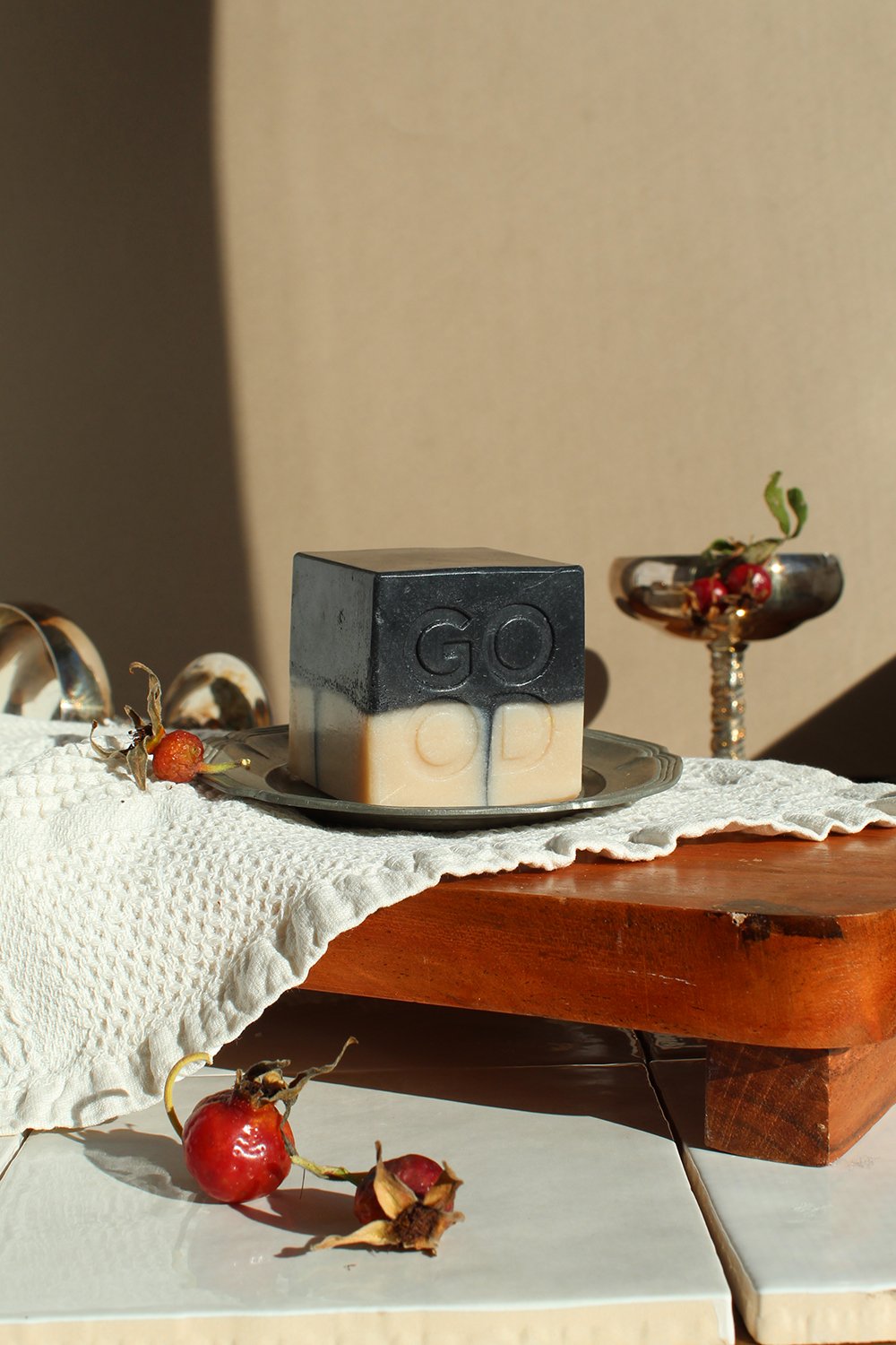 GR_Ghostwood_Rosehips_Soap_bar__silver_dish_cups-1.jpg