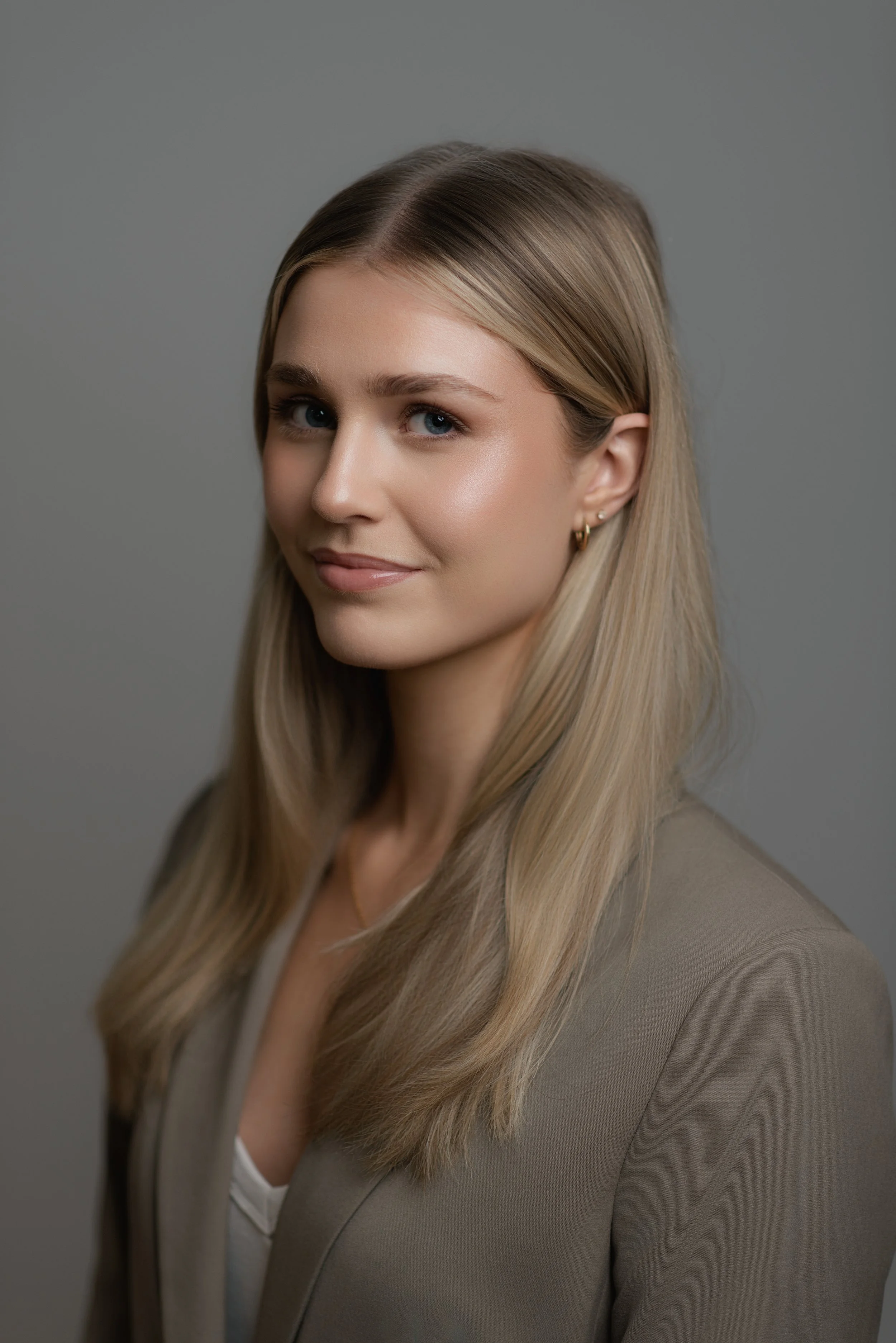 CHROMA PICTURES-Adelaide-Photographer-Modbury Photographer-Portraits-Headshots-Fashion-Family events-Portfolios-Multimedia