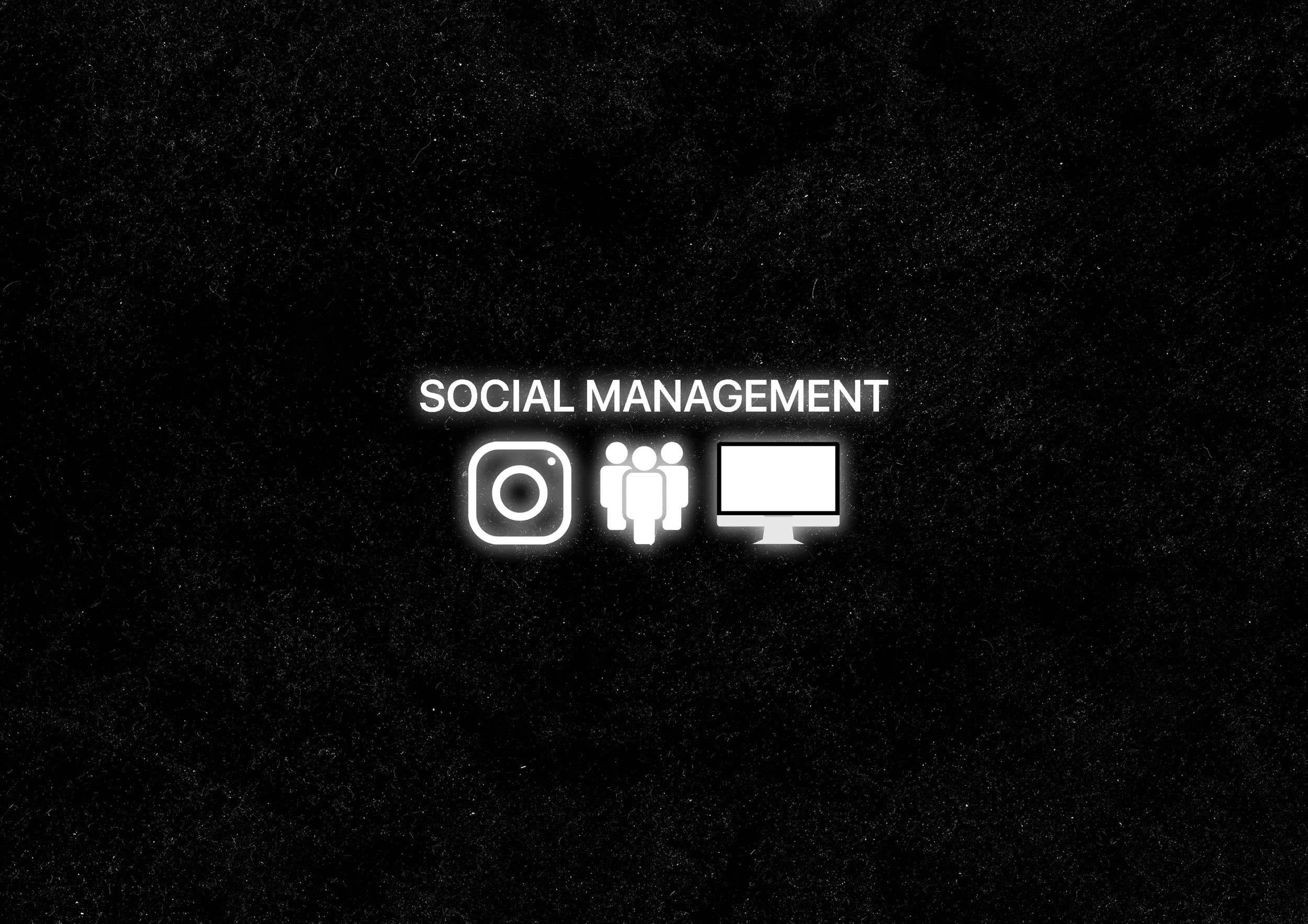 Icone di social media, team e monitor con la scritta SOCIAL MANAGEMENT