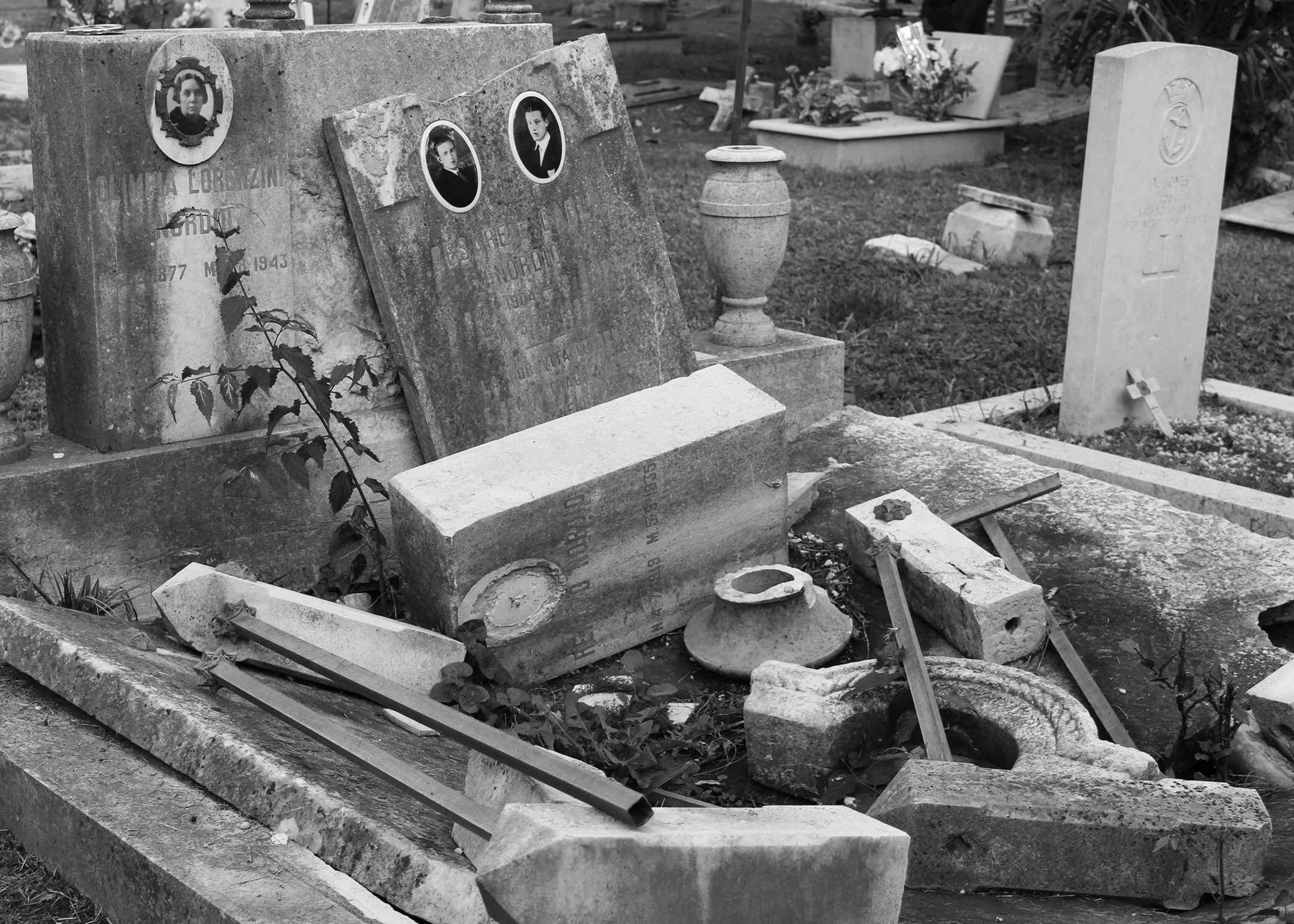 Forgotten Grave #2
Venice, Italy
2024