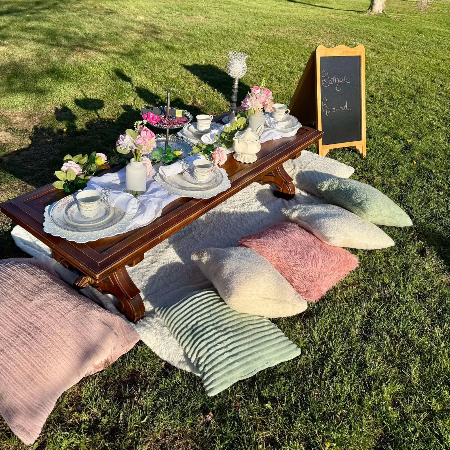 Hi!
We are Gather Around, A Pop-Up Table Experience!
We offer high end picnic/tea party style set ups in the park or at private residences for 2-16 people.
We are still in the building phase of this exciting new busines, but like our social media