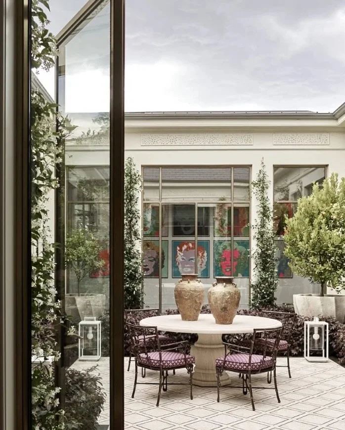 An alfresco moment🌿

#luxuryinteriors #interiordesign #designinspo #bedroomdesign #quietluxury