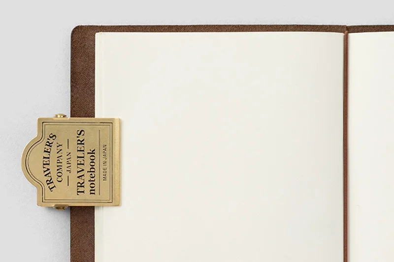 travelers-company-japan-notebook-brass-clip-logo-3.webp