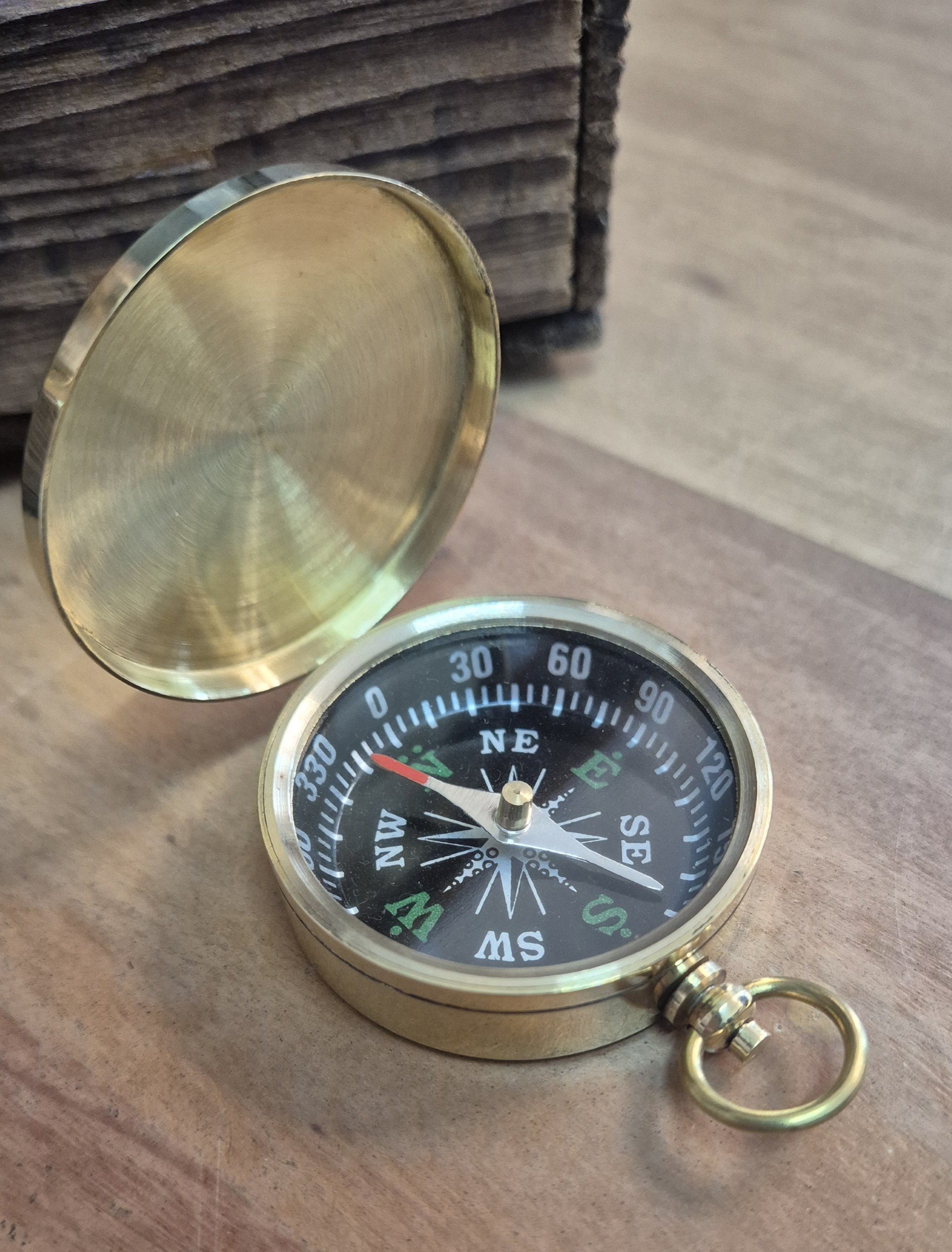 Pocket Compass Flip Top