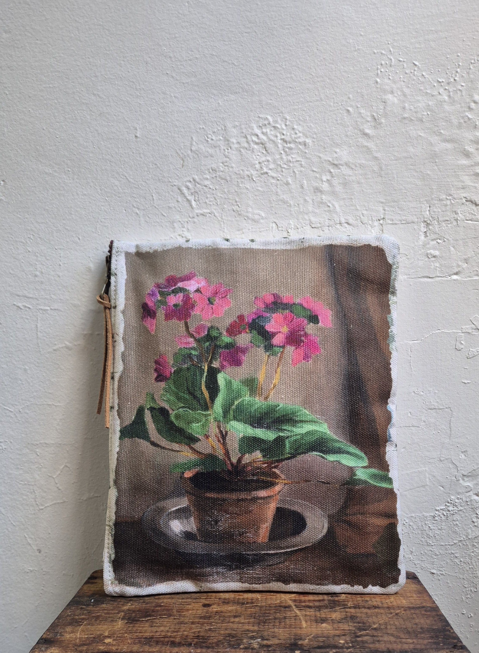 Canvas painted clutch - Pink Geraniums