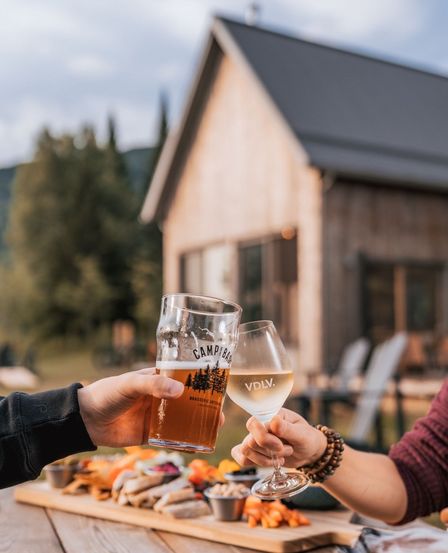 Apr&egrave;s Plein-Air - version Farouche 🍻🍷🌿⁠
⁠
✨ Nouveau cet &eacute;t&eacute; : la buvette sera ouverte au public SANS R&Eacute;SERVATION les samedis apr&egrave;s-midi uniquement. Consultez nos &eacute;v&eacute;nements d'&eacute;t&eacute; et d'
