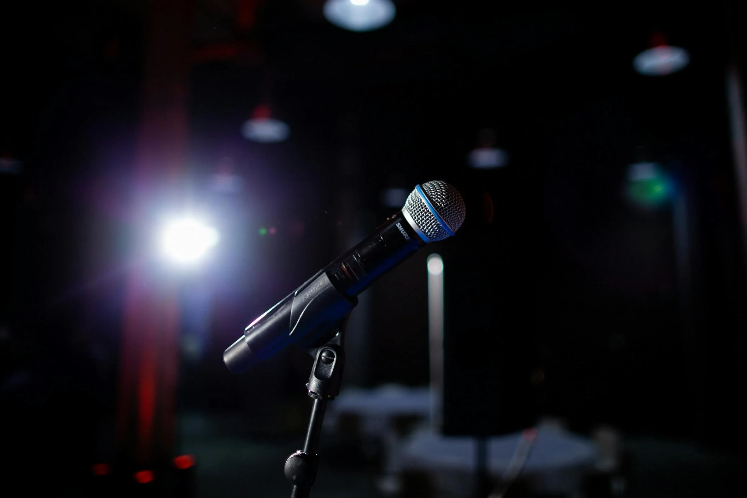 Photo by Katrien Grevendonck: https://www.pexels.com/photo/microphone-2101487/