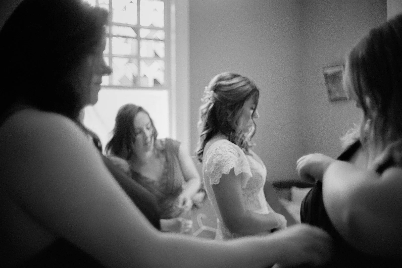 hannahCameron2021_detailsGettingReady-127.jpg