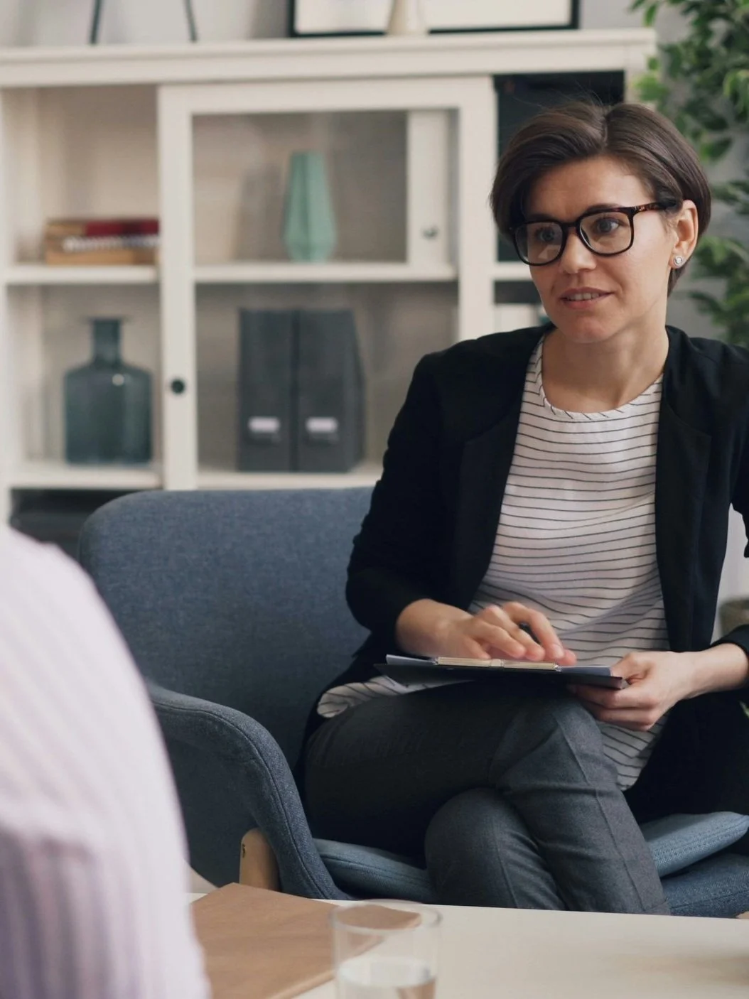 Psychologist undergoing a session in a room