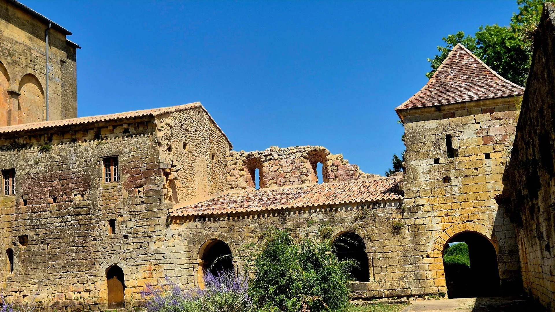a picture of medieval buildings in st avit senieur