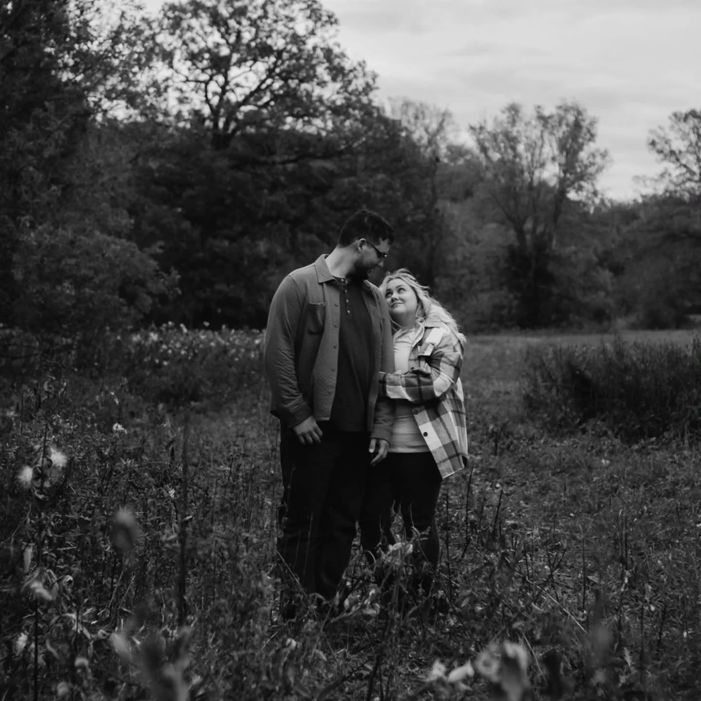 💕 Hailey + Hunter 💕

I'm so excited to finally get around to sharing this adorable engagement session from this fall! Wedding season has kept me busy this year, but I have a small break til my last wedding of the year, so be prepared for an onslaug