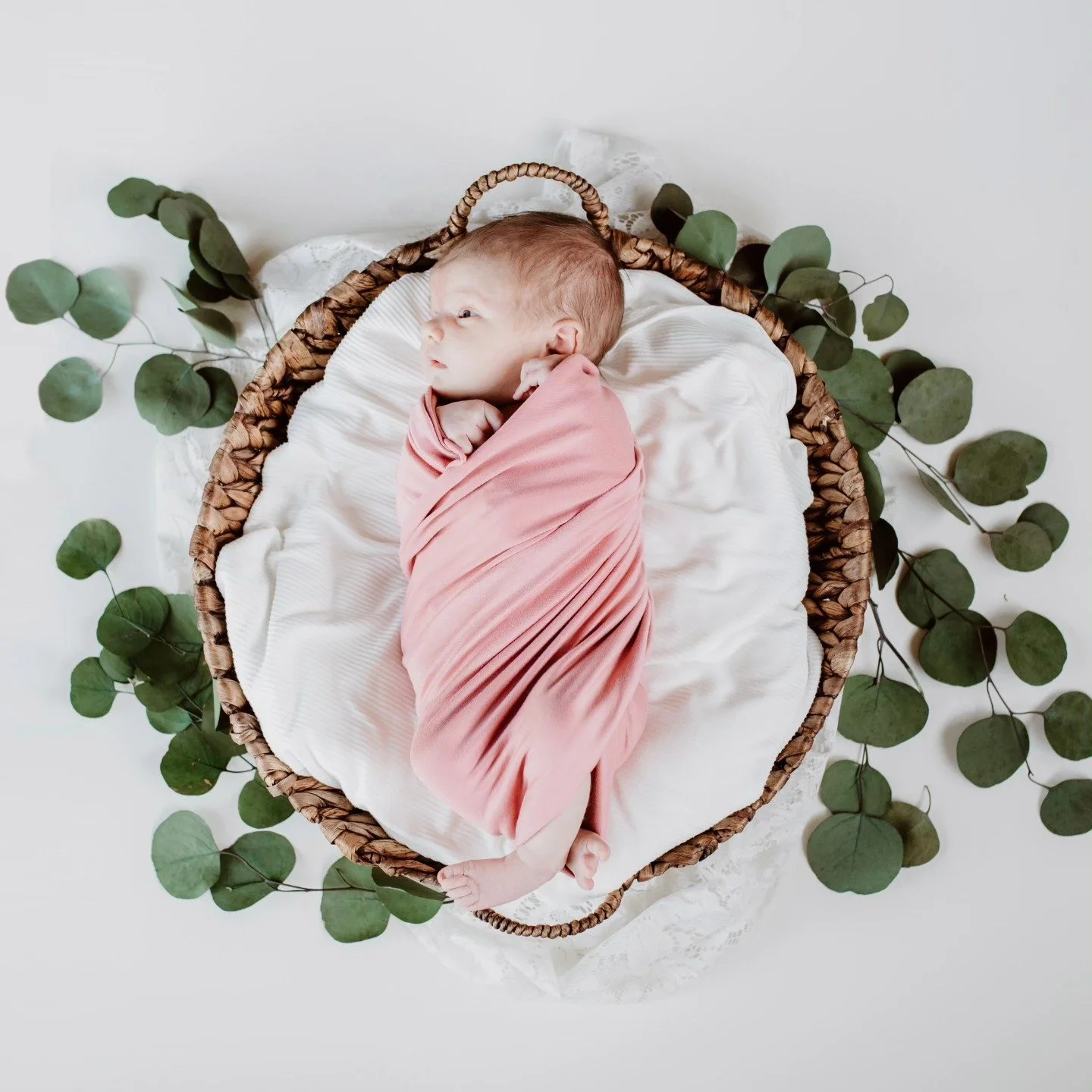 * S U T T O N  R O S E *

I was blessed to be able to photograph my bestie's new baby girl this past week! This little girlie was soooo sweet and wiggly! She kept popping her toes out of her wrap so we just decided to roll with it! I can't wait to sh