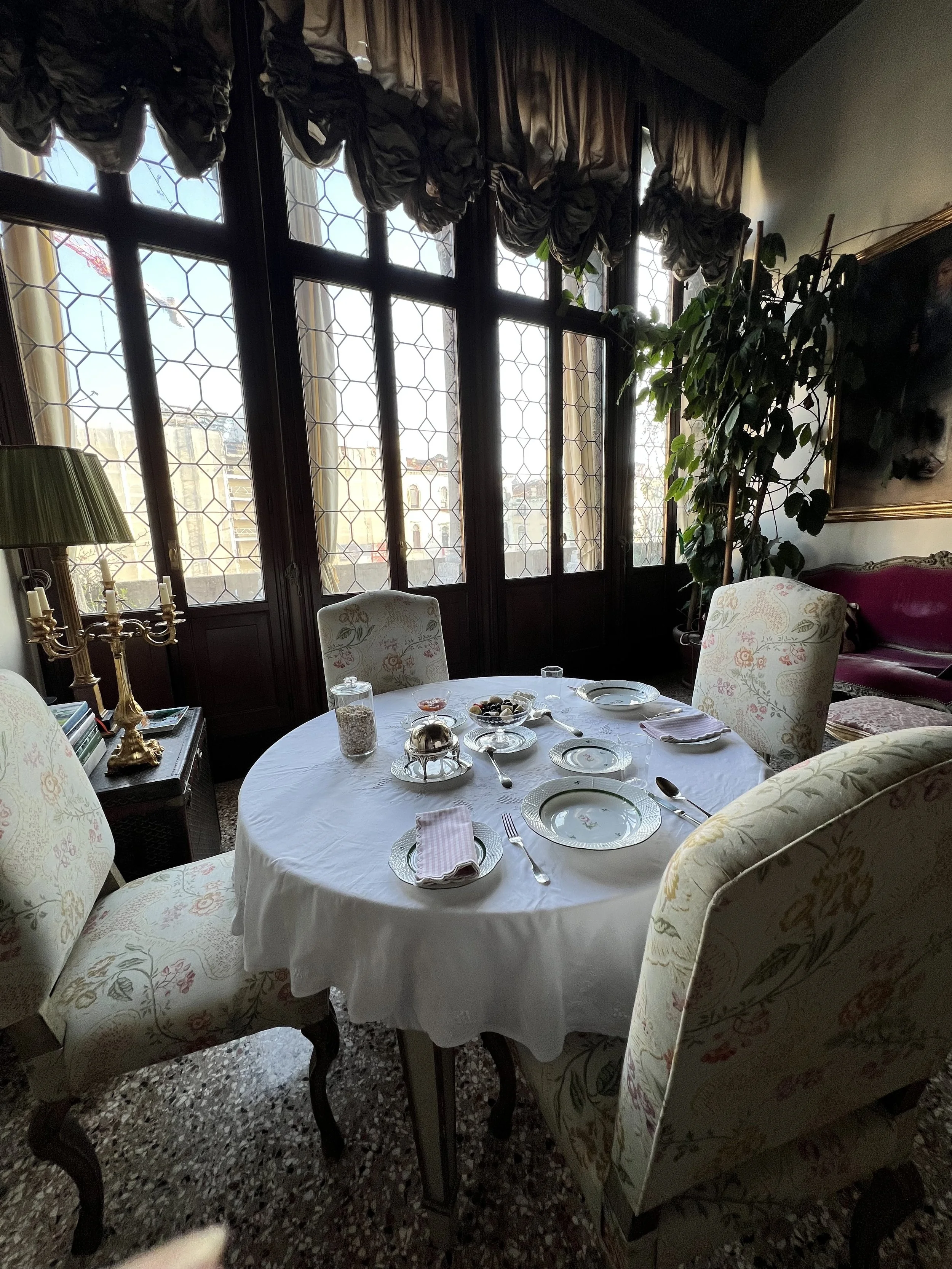 Breakfast at Mimis.jpg