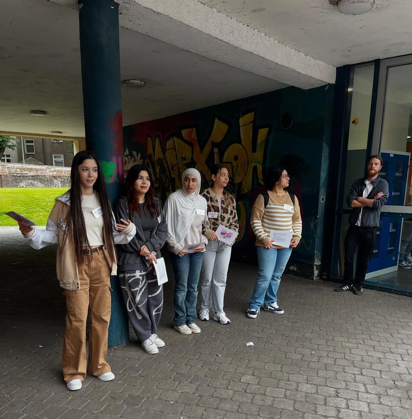 04-06-2025
Heute war es endlich soweit. Wir durften unsere ersten offiziellen G&auml;ste in Marxloh begr&uuml;&szlig;en. Das Wetter hat zum Gl&uuml;ck mitgespielt und nachdem sich unsere erste Aufregung gelegt hatte, waren wir auch wieder voll in uns