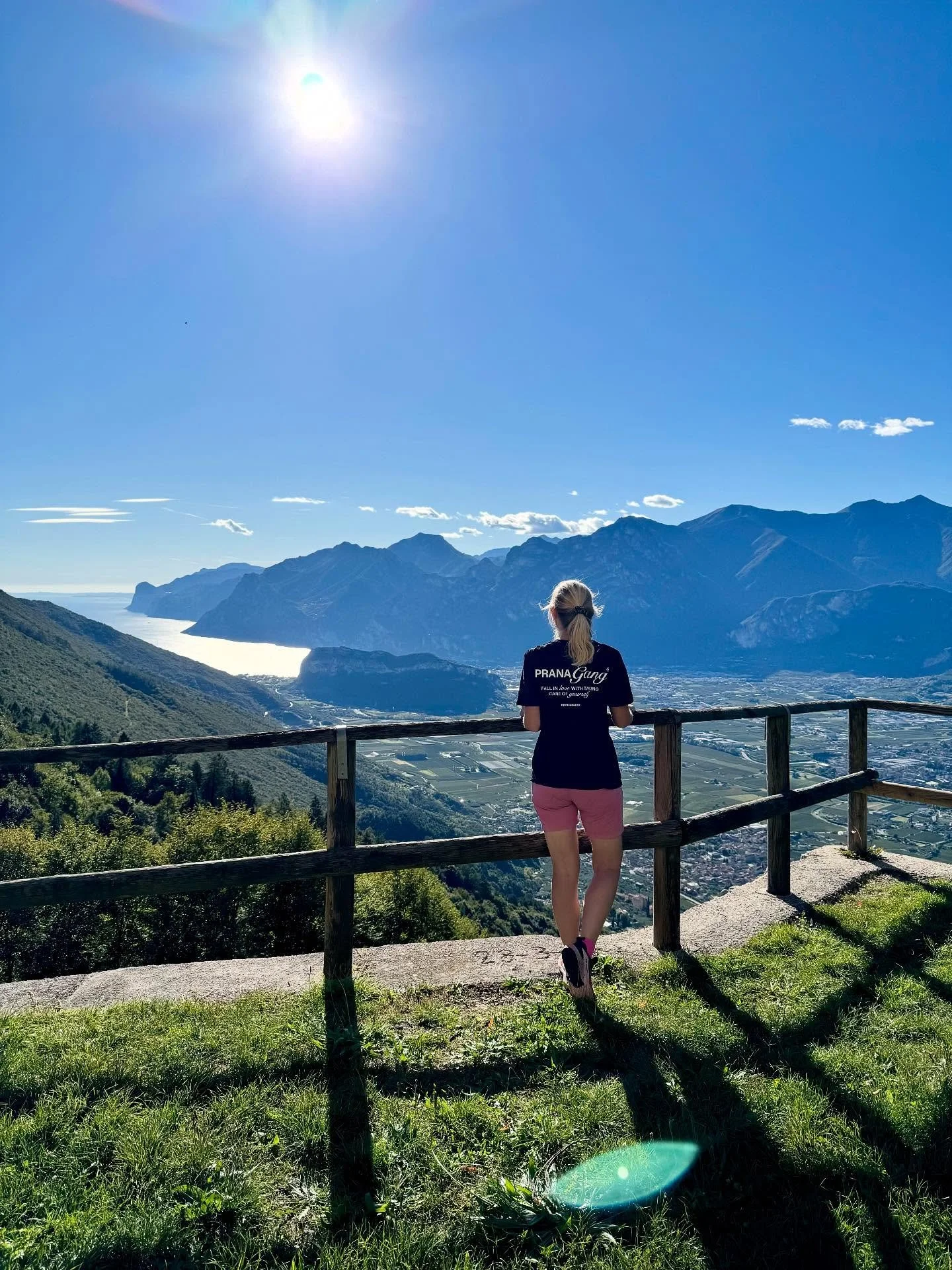 Last week @dein_gesundheitswerk 📺

1. Fall in love with taking care of yourself 🫶🏻
2. Ciao Lago bis n&auml;chstes Jahr 🥲
3. You Favorite foodblogger hat mal wieder direkt vom bananenbrot gesnackt
4. Eat the rainbow 🌈 
5. Herbschtln 🍂🍁
6. Der H