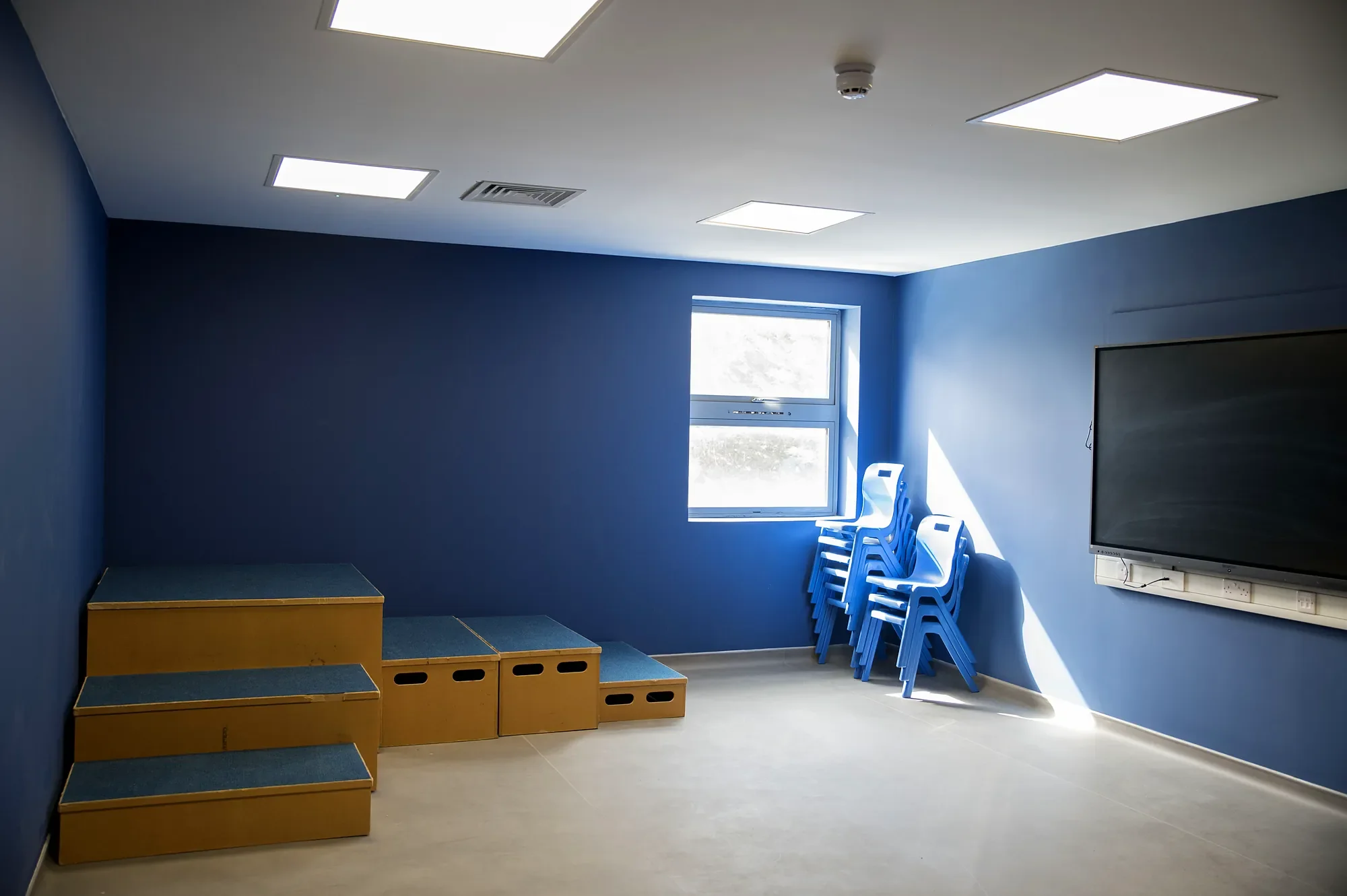 school-refurbishment-06-drama-and-performance-room.webp
